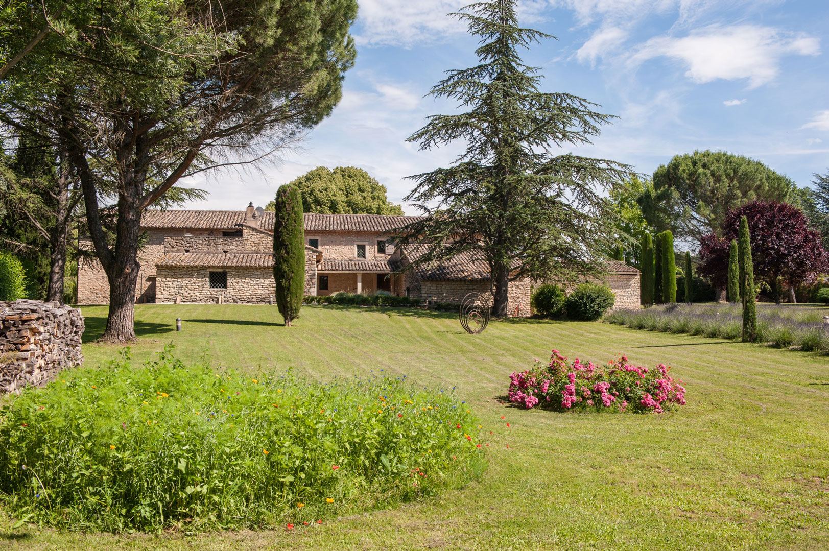 à Goult, à vendre, beau mas restauré avec piscine    