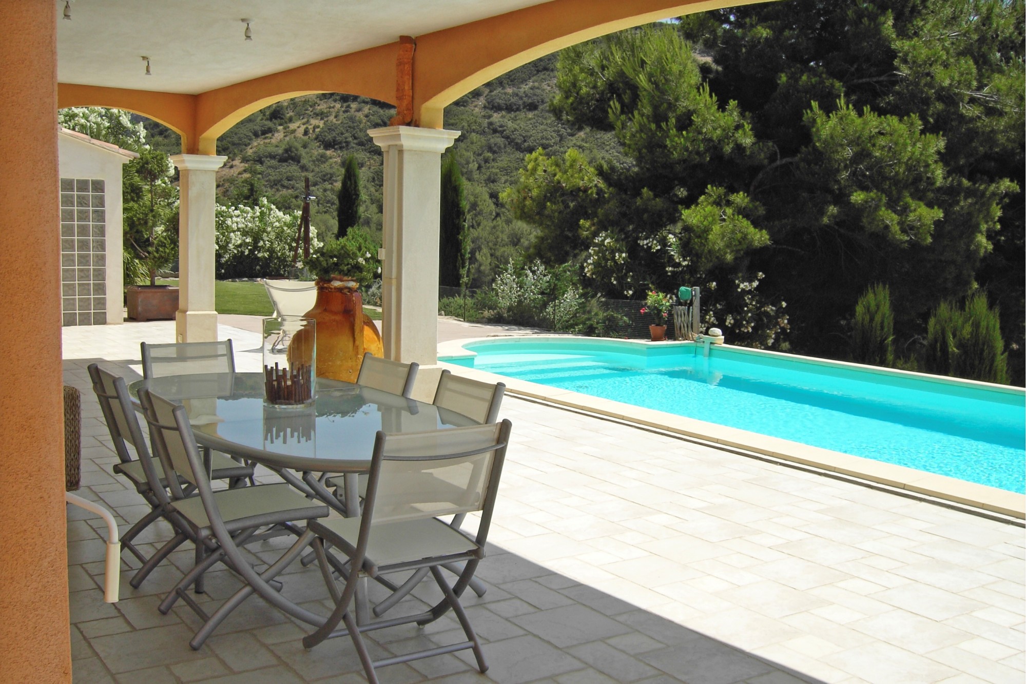 Villa à vendre en position dominante dans le Luberon   