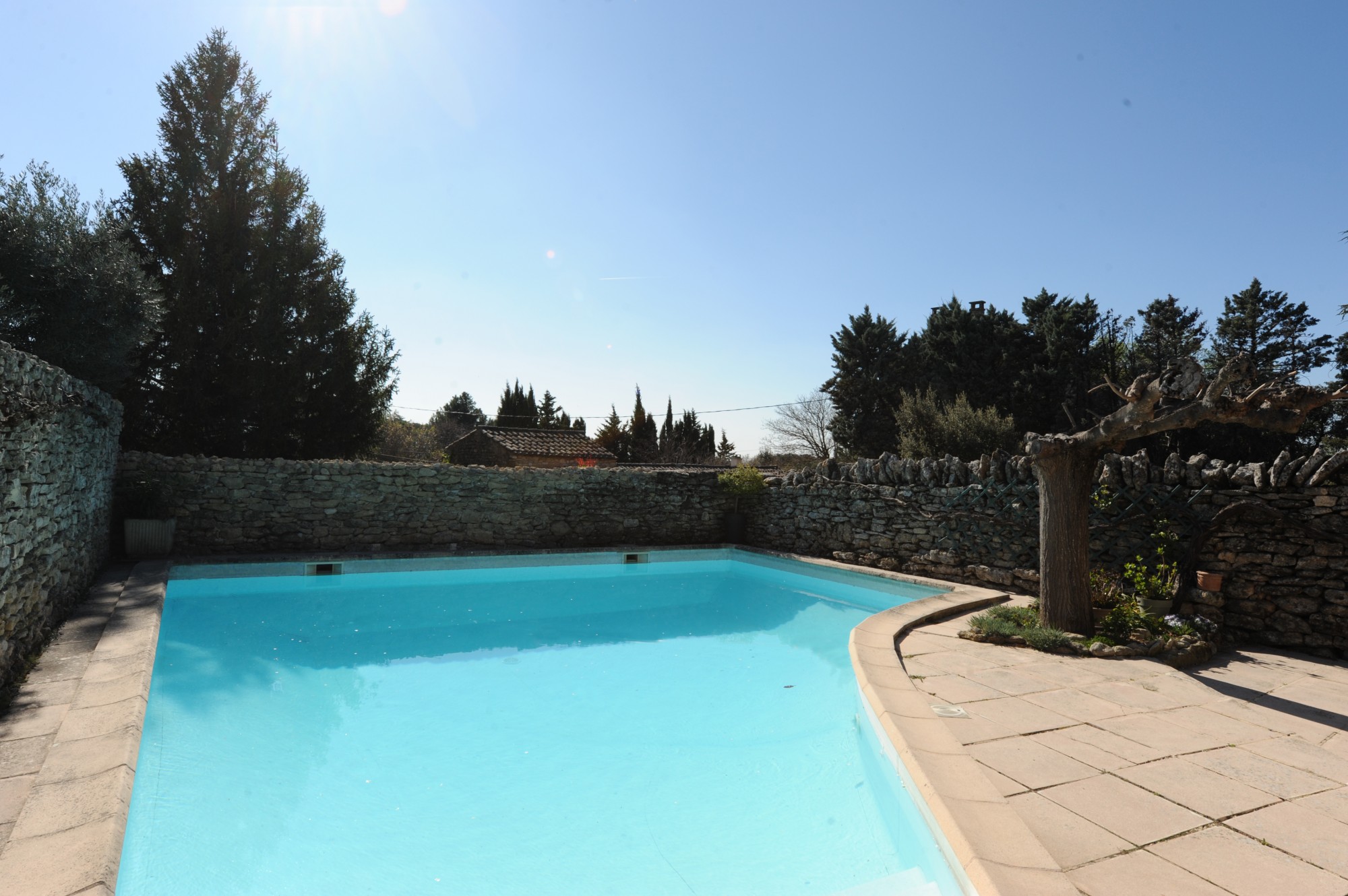 Gordes - Maison de hameau face au Luberon   