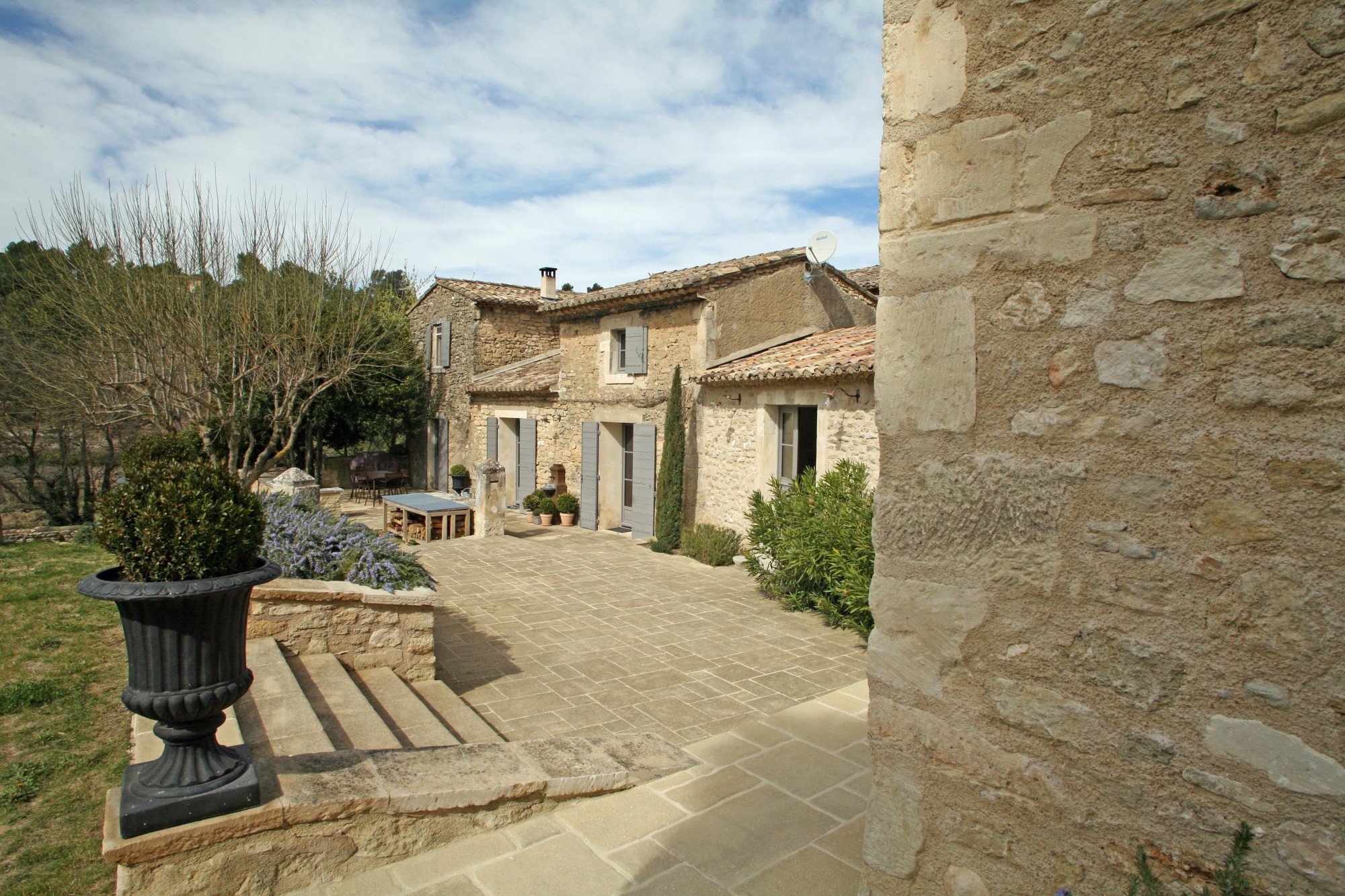Ménerbes, superbe mas avec piscine et vue à deux pas du village   