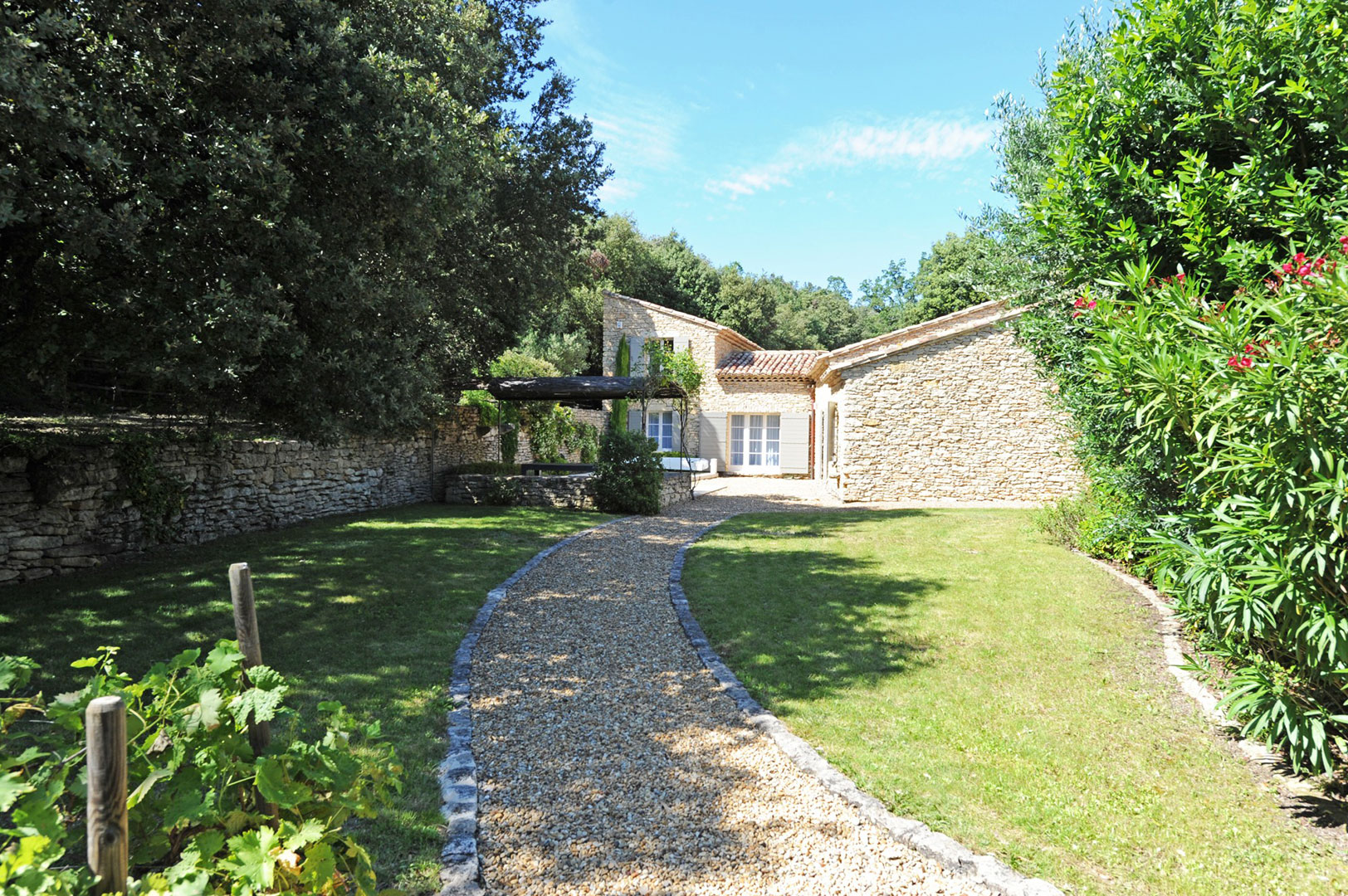 Gordes - Maison de charme avec piscine   