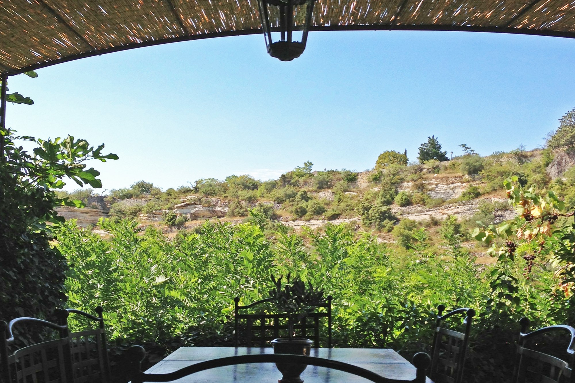 Gordes, maison de village avec piscine et jardin   