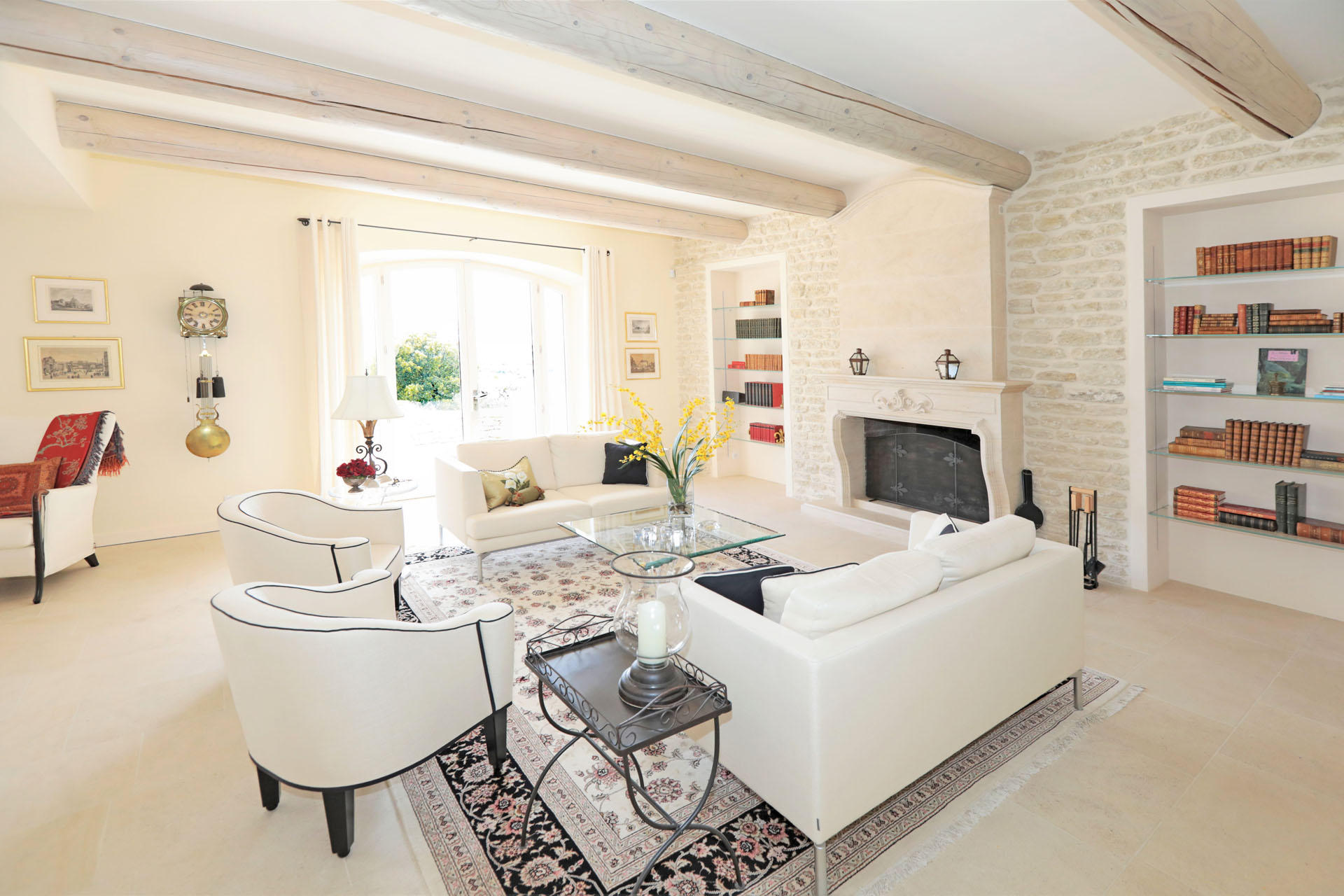 Gordes, superbe propriété en situation dominante   