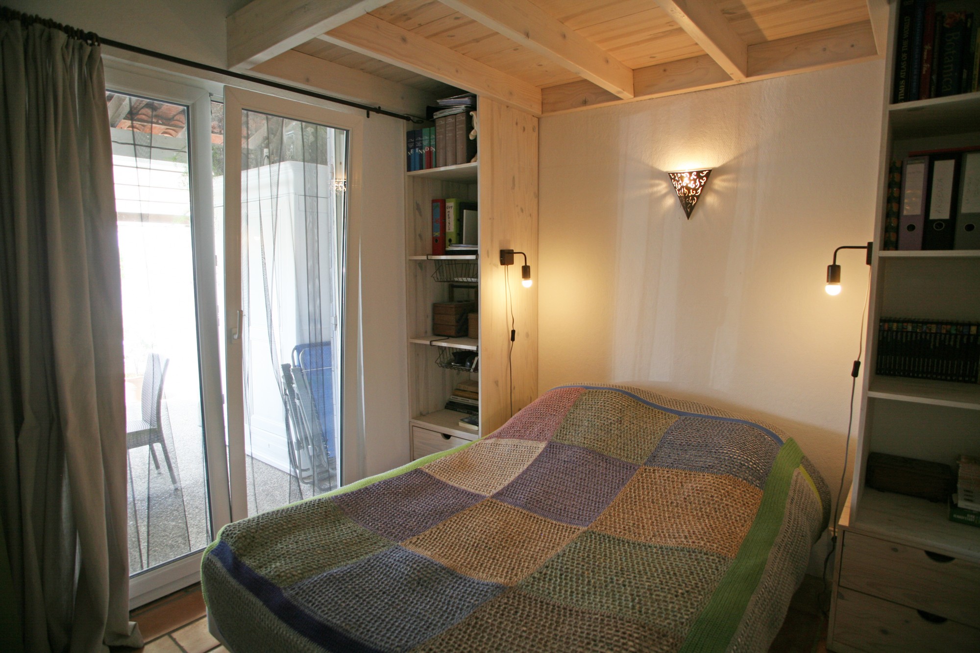 Joucas, petite maison sur une parcelle de 774m²    