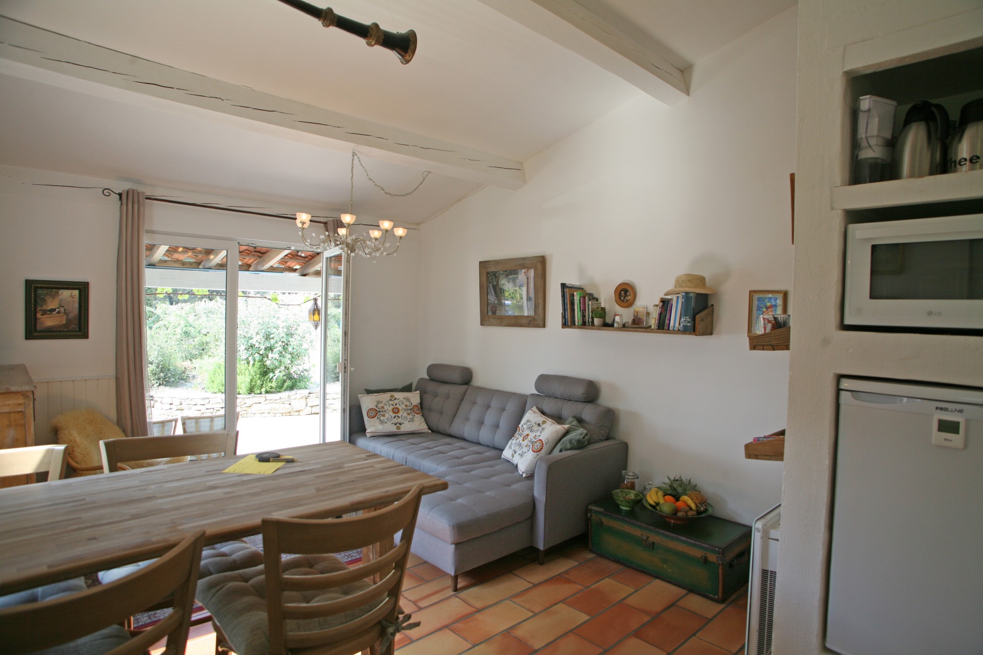 Joucas, petite maison sur une parcelle de 774m²    
