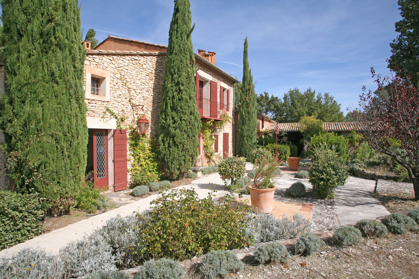 Proche Gordes, superbe propriété sur plus de 21 hectares   