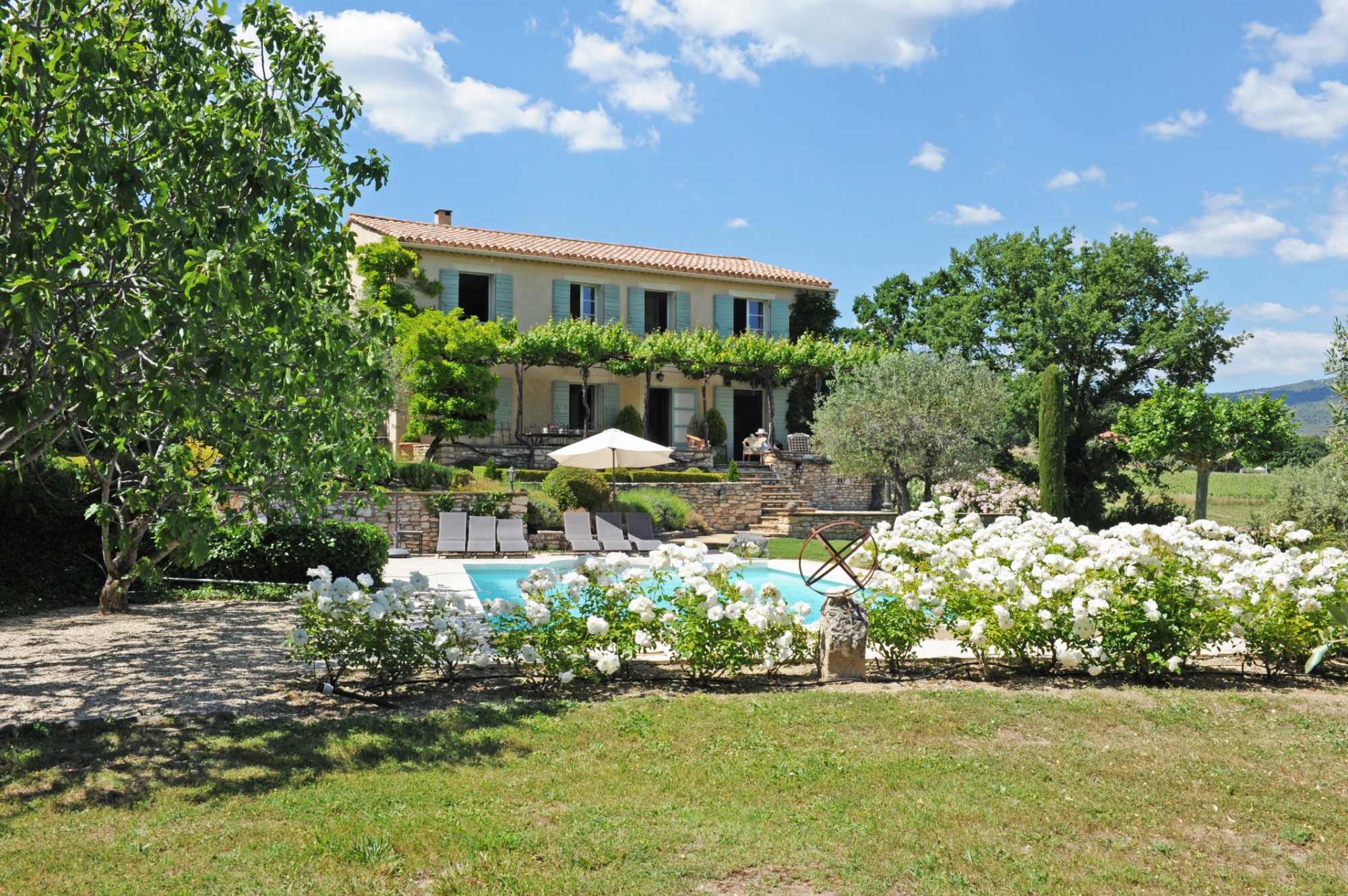 Luberon, charmante propriété d'agrément dominant la vallée   