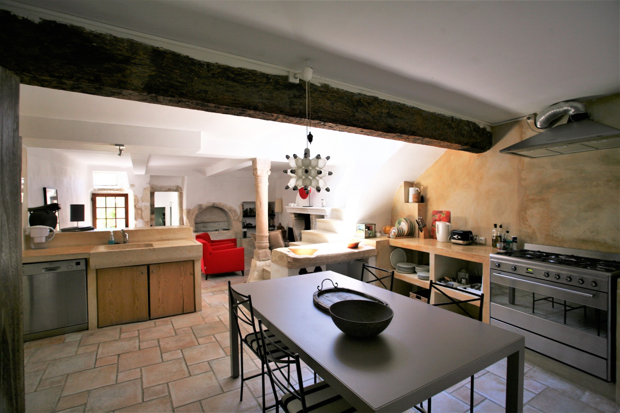 à Gordes, maison de hameau entièrement rénovée   
