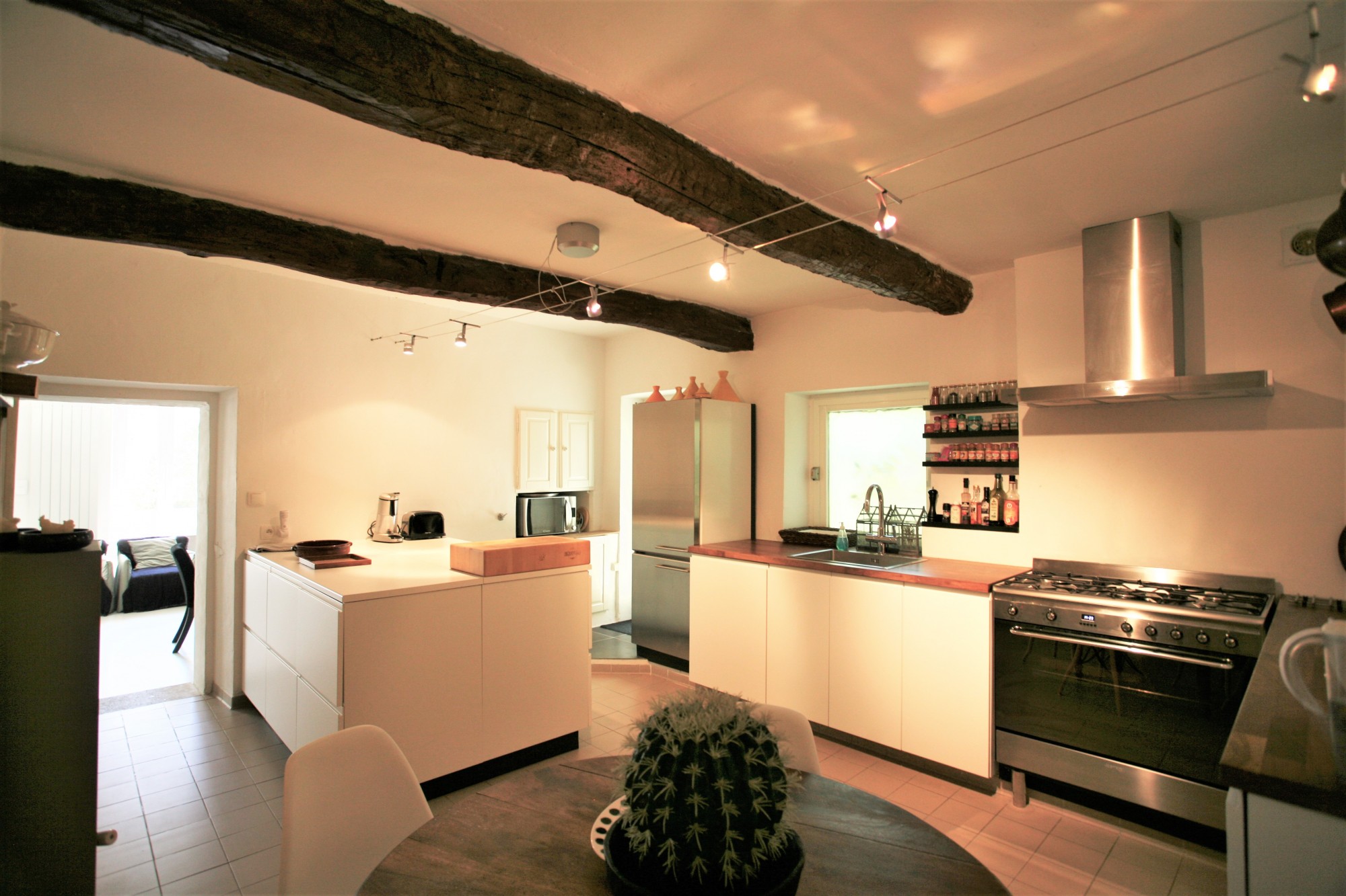 à Gordes, maison de hameau entièrement rénovée   
