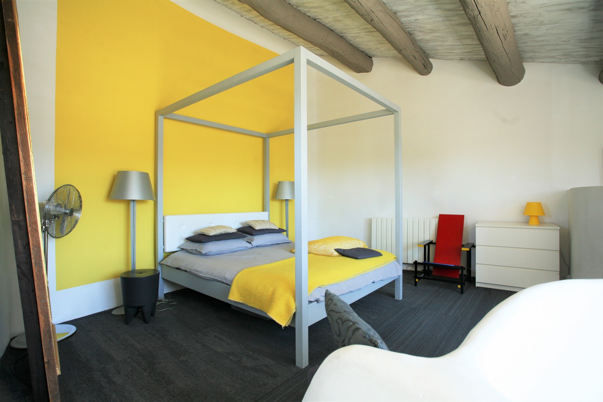 à Gordes, maison de hameau entièrement rénovée   