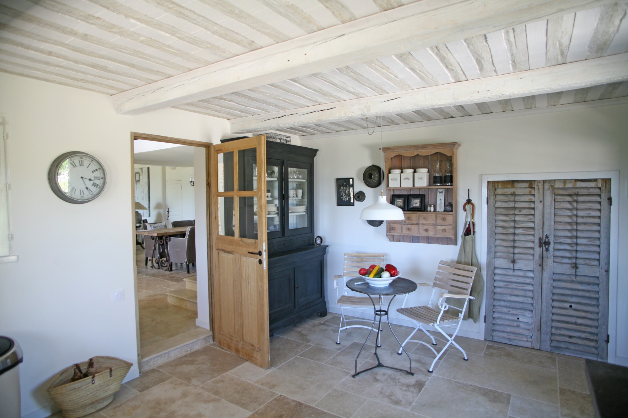 Luberon, maison en pierres avec piscine et vue    