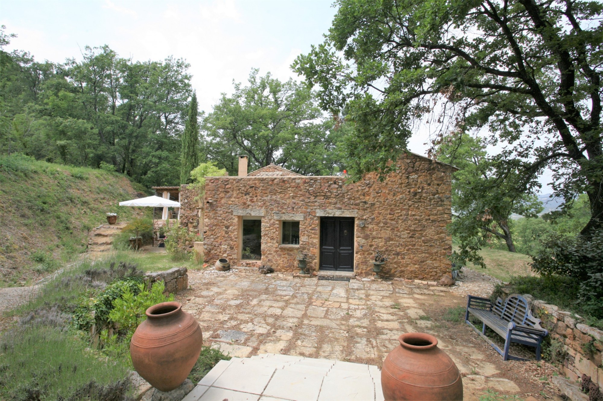Luberon, Authentique mazet avec vues proche village   