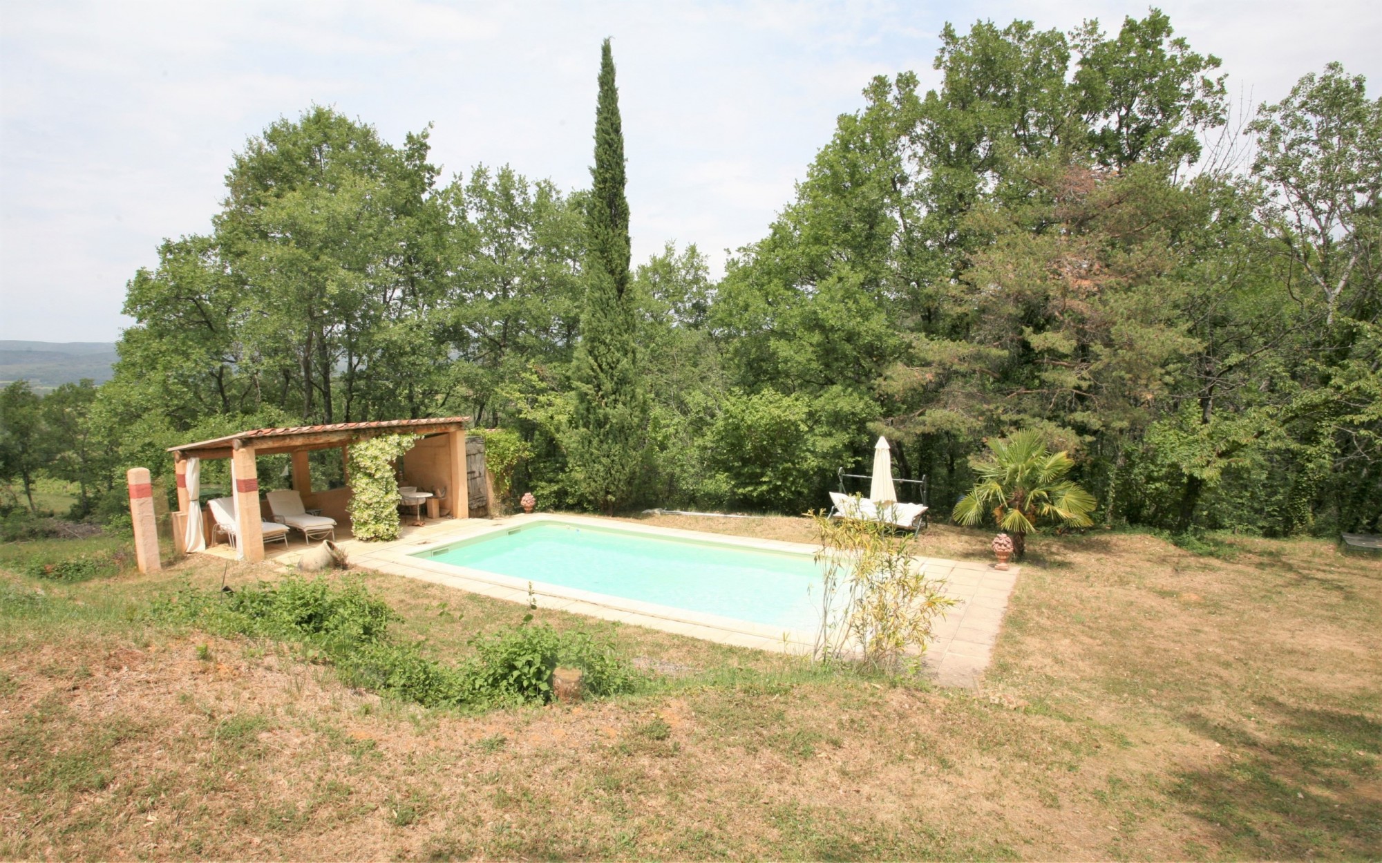 Luberon, Authentique mazet avec vues proche village   