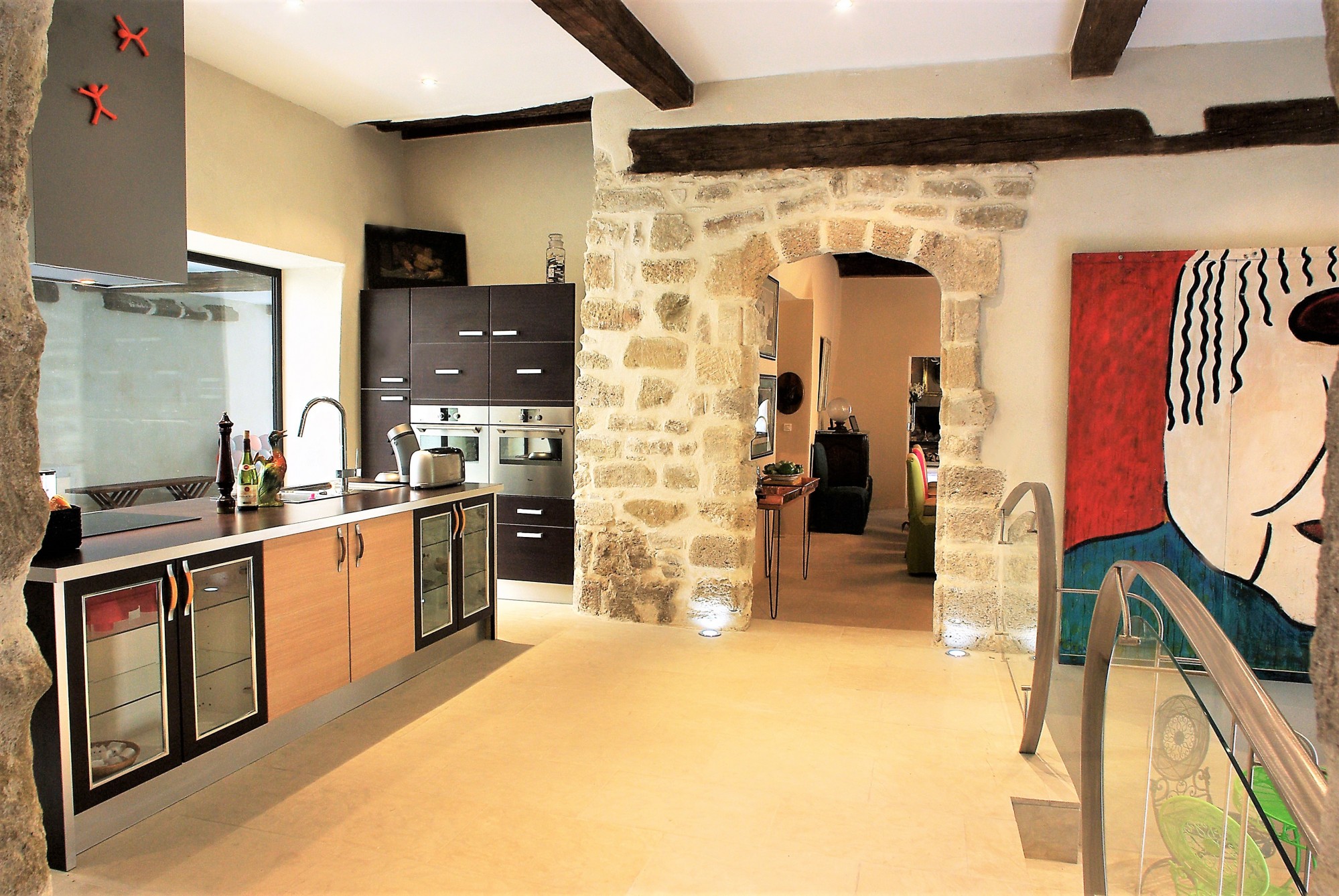 Hôtel particulier avec piscine et garage au coeur de L'Isle sur la Sorgue   