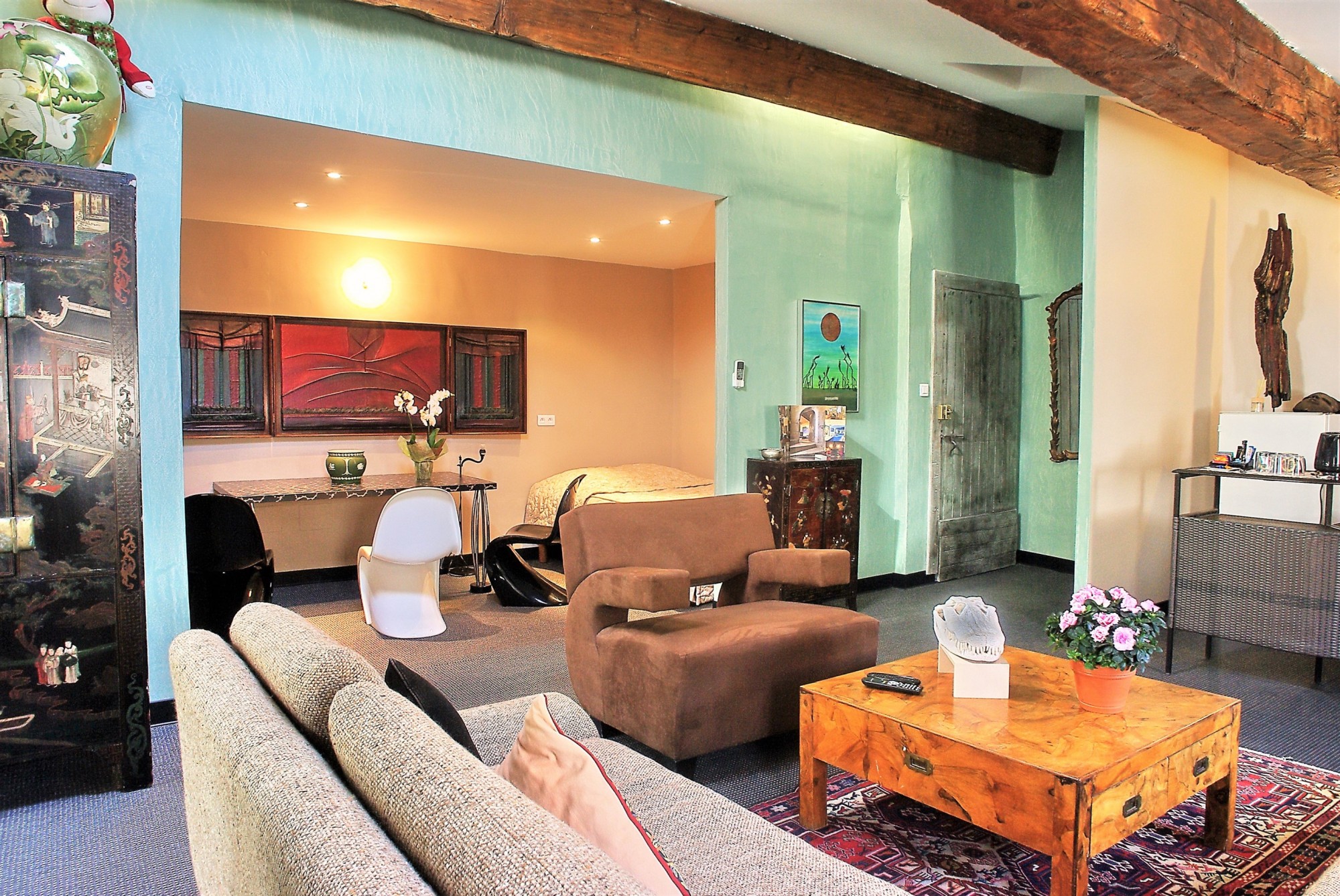 Hôtel particulier avec piscine et garage au coeur de L'Isle sur la Sorgue   