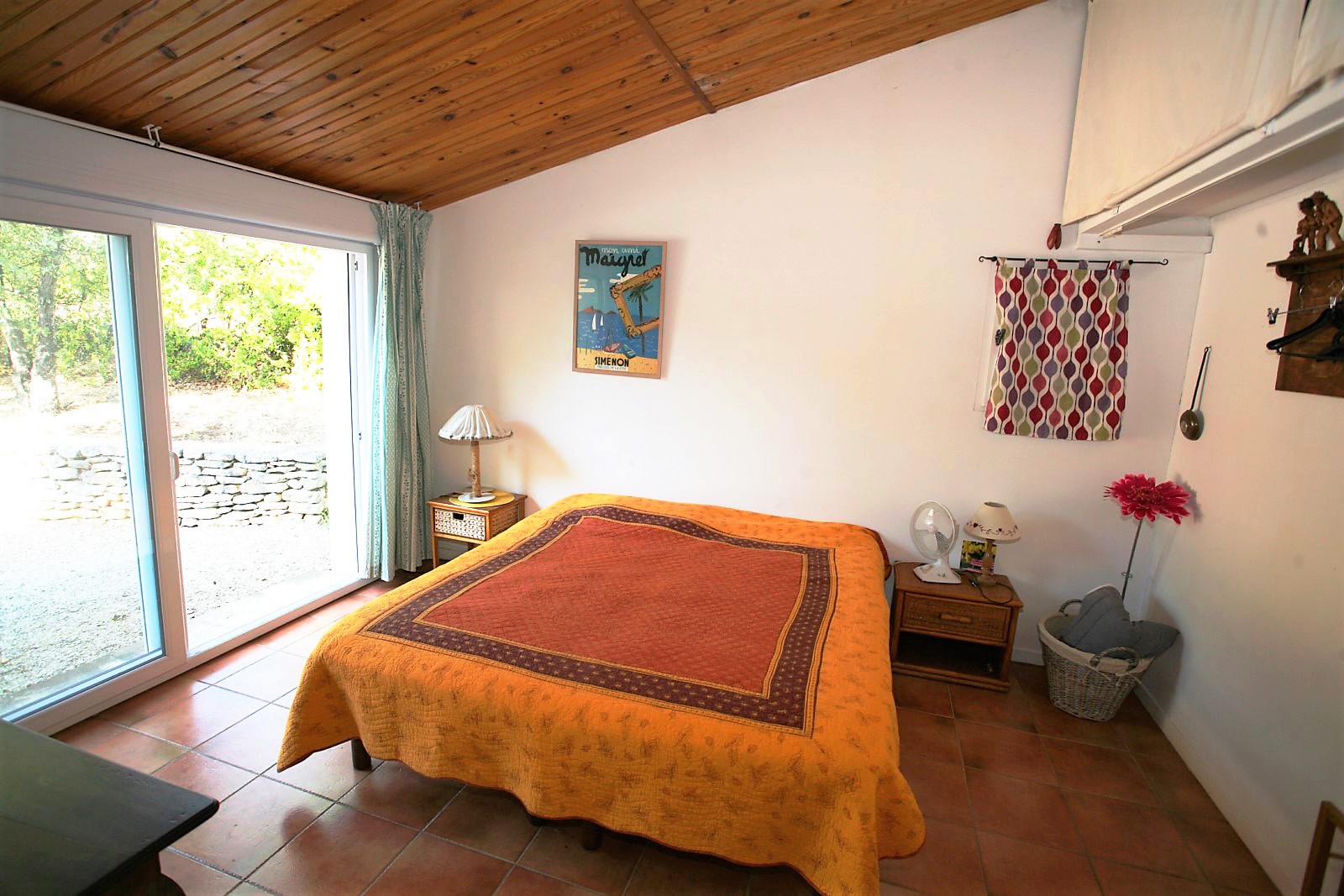 Proche Gordes, villa avec piscine et vues sur le Luberon   