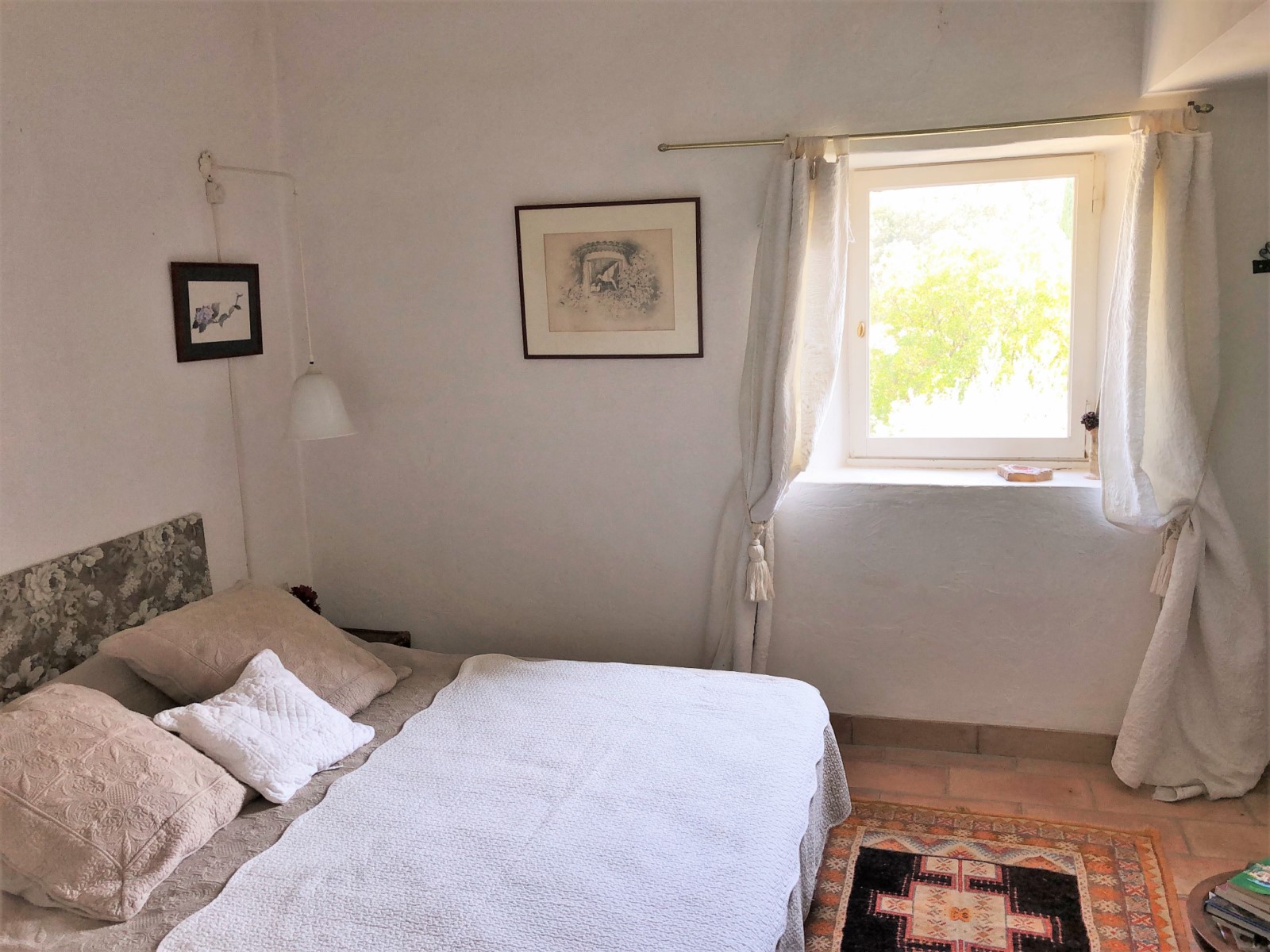 proche de Gordes, maison 18ème de caractère entièrement rénovée    