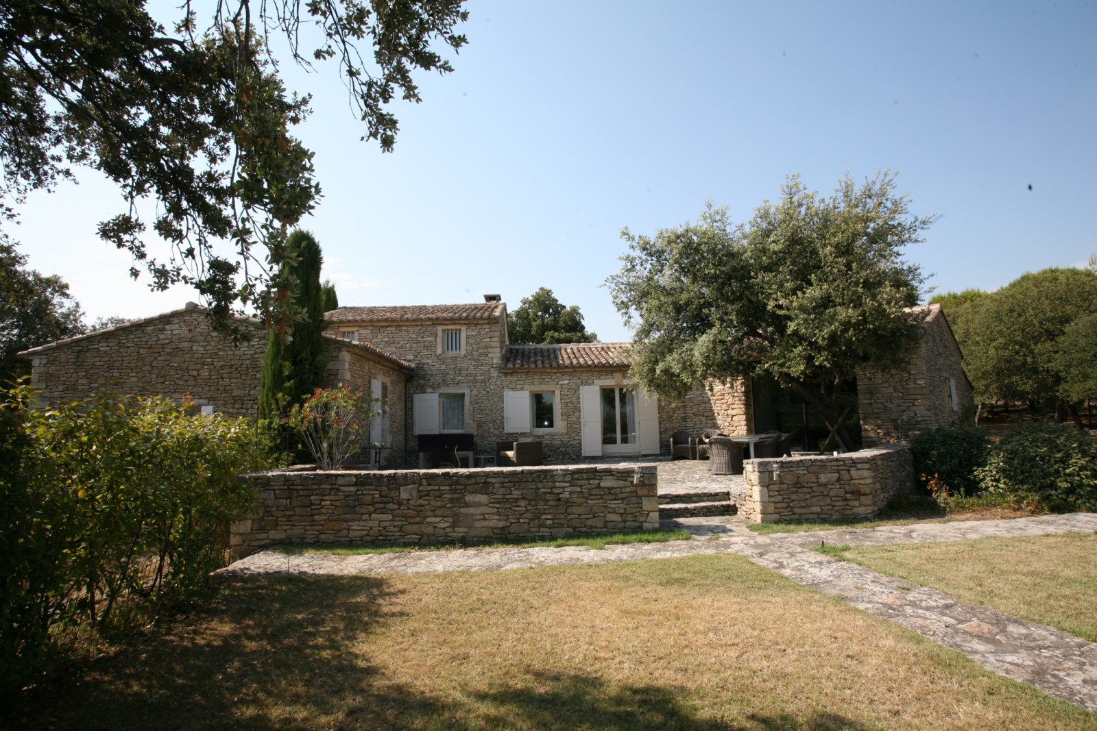 Gordes, belle propriété d'agrément avec vue sur le Luberon   