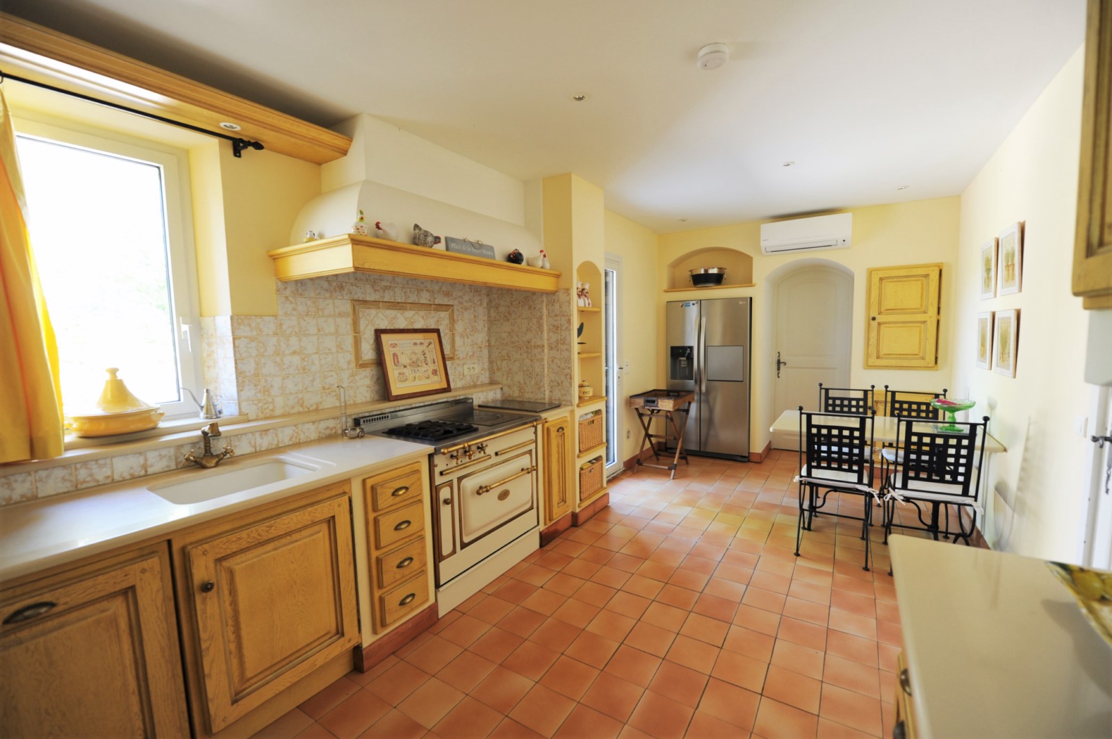 Luberon, maison d'architecte en pierres avec vue exceptionnelle   