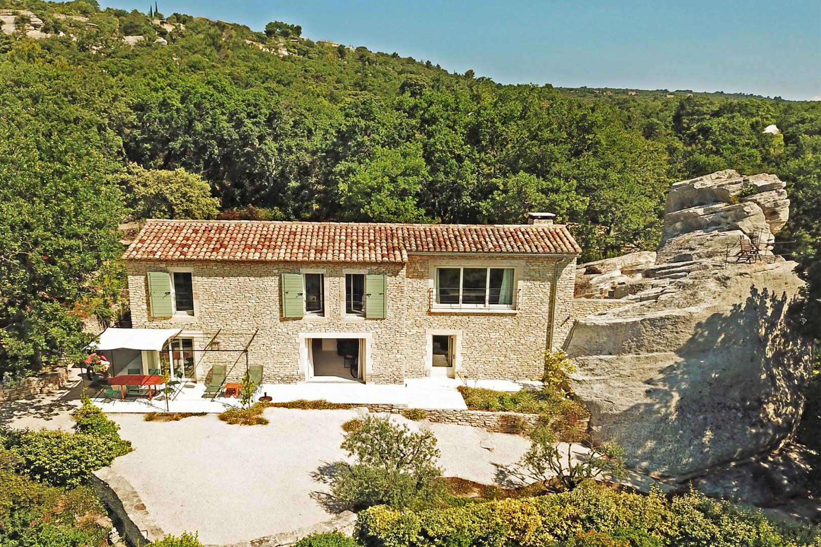 Gordes maison en pierres à vendre par ROSIER