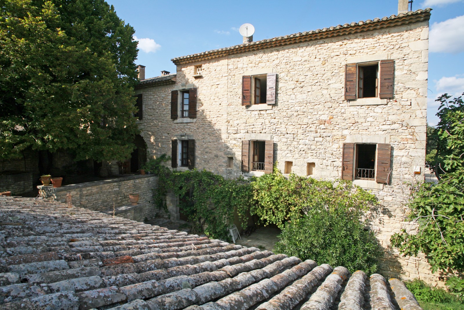 Beau mas avec dépendances, piscine et vues,  à Saint-Pantaléon en Luberon 