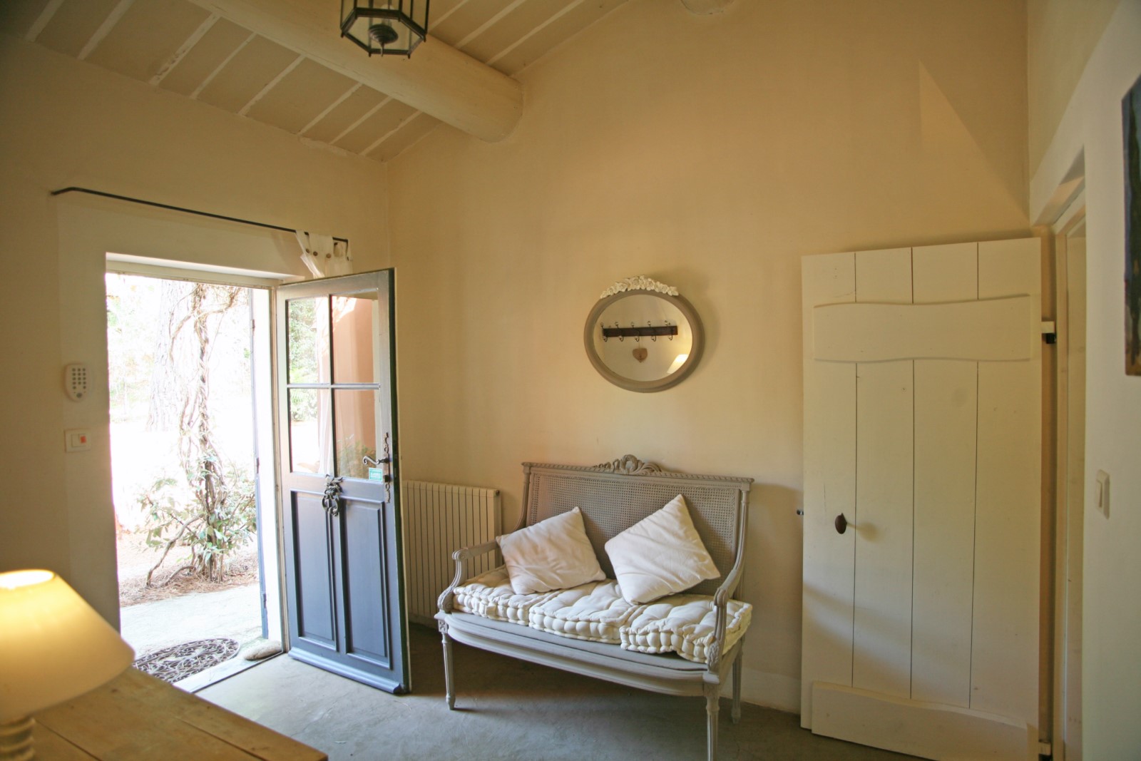 Roussillon, maison de plain-pied avec piscine sur terrain de 5600 m²   