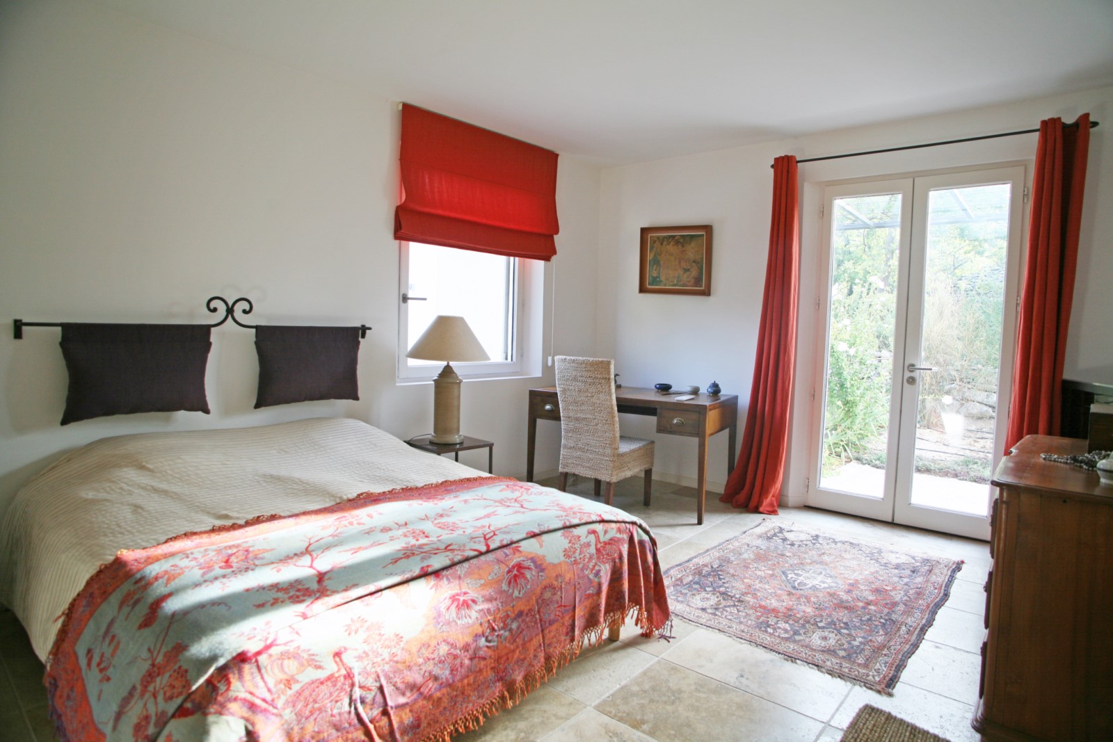 Maison traditionnelle avec piscine et vue sur le Luberon   