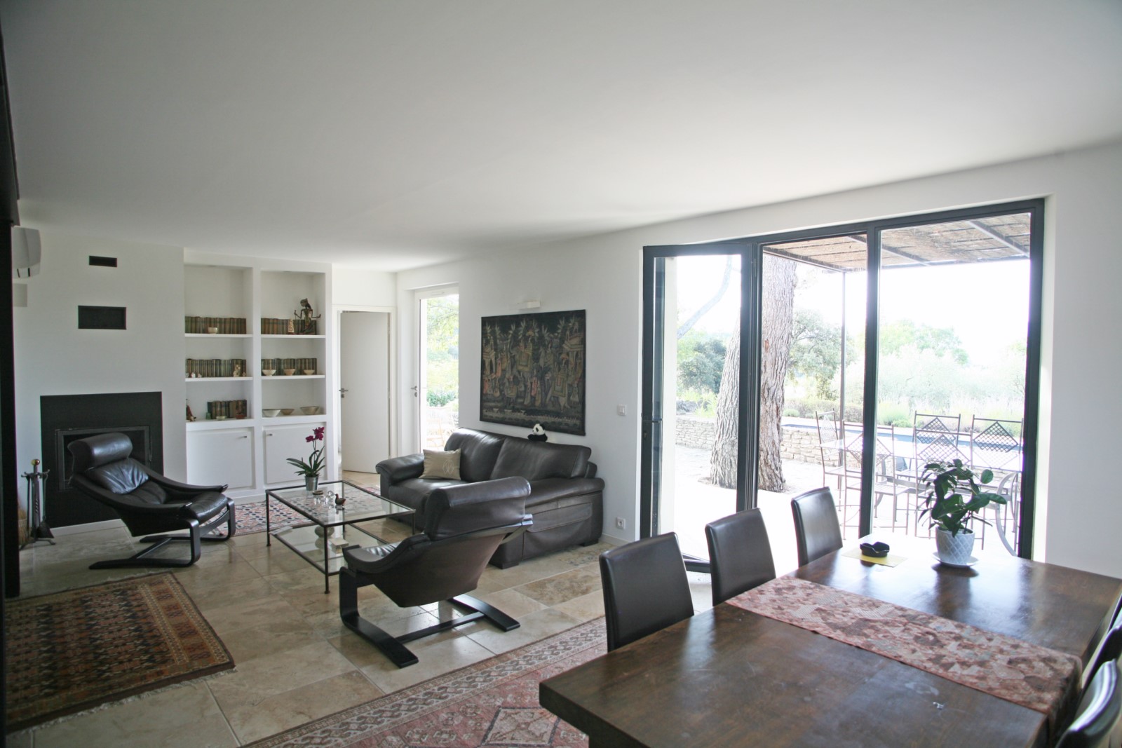 Maison traditionnelle avec piscine et vue sur le Luberon   