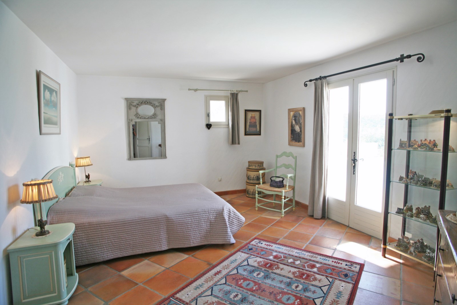 A Lioux en position dominante, maison avec piscine et très belle vue   
