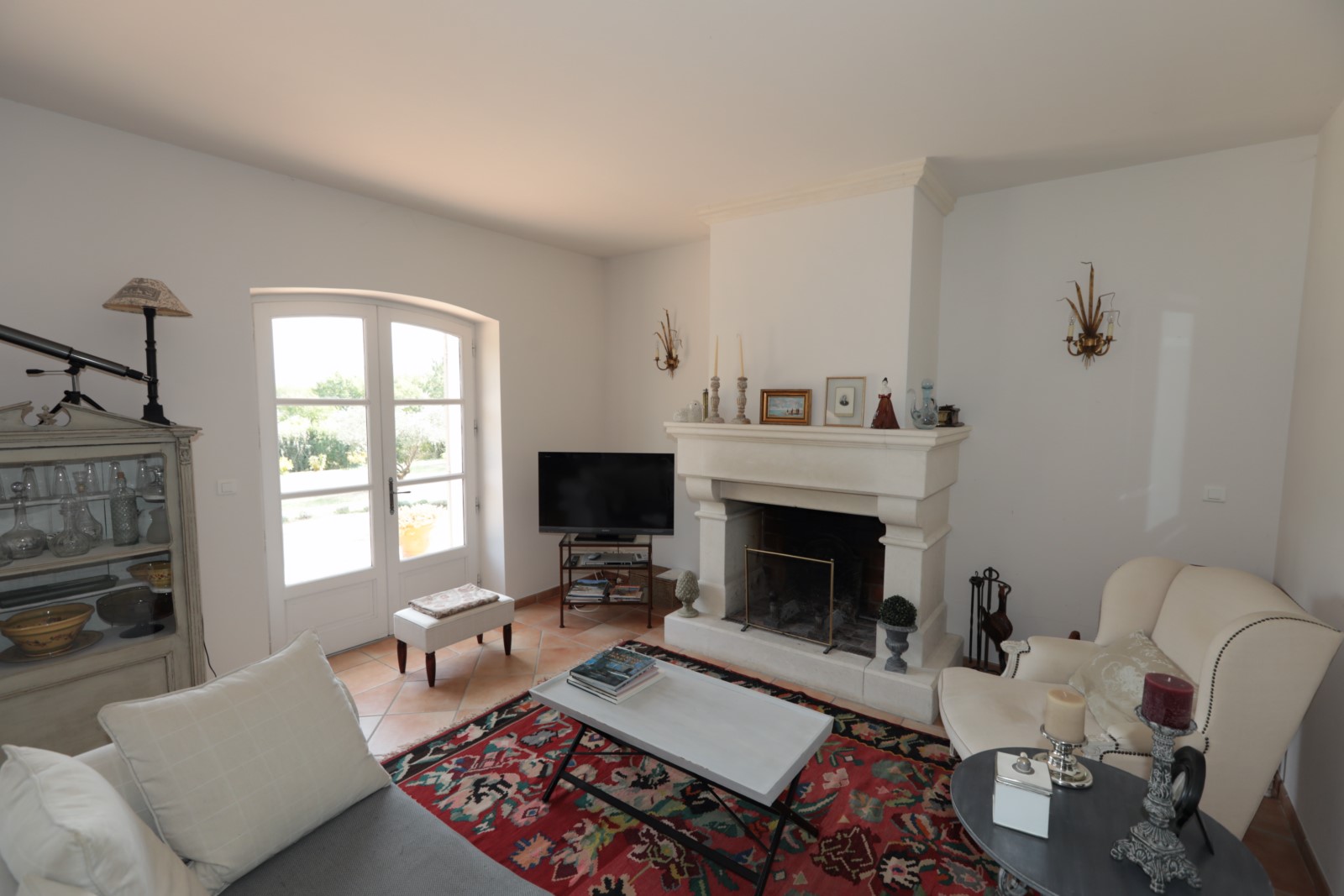 Secteur Gordes villa en pierres avec vues Luberon   