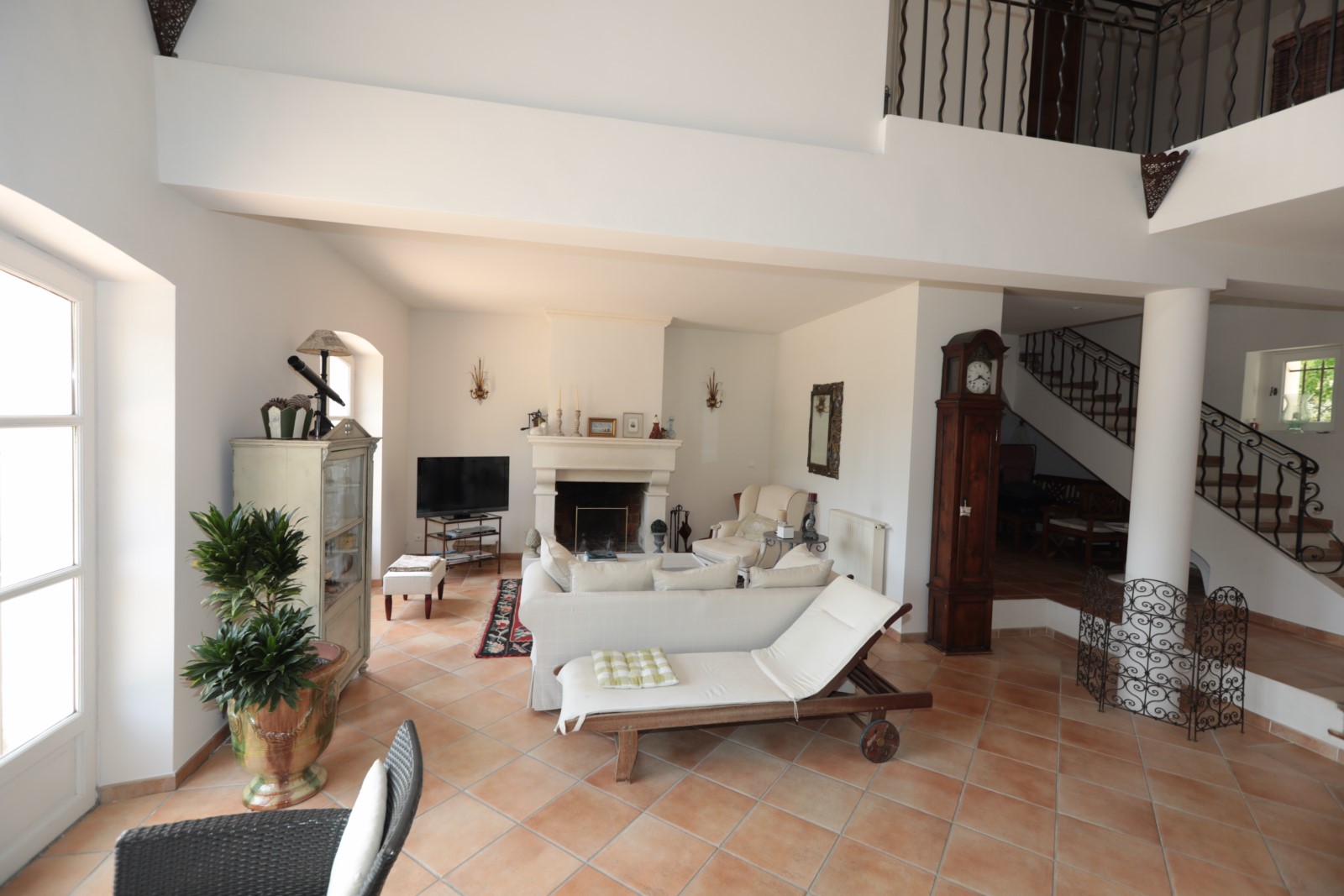 Secteur Gordes villa en pierres avec vues Luberon   