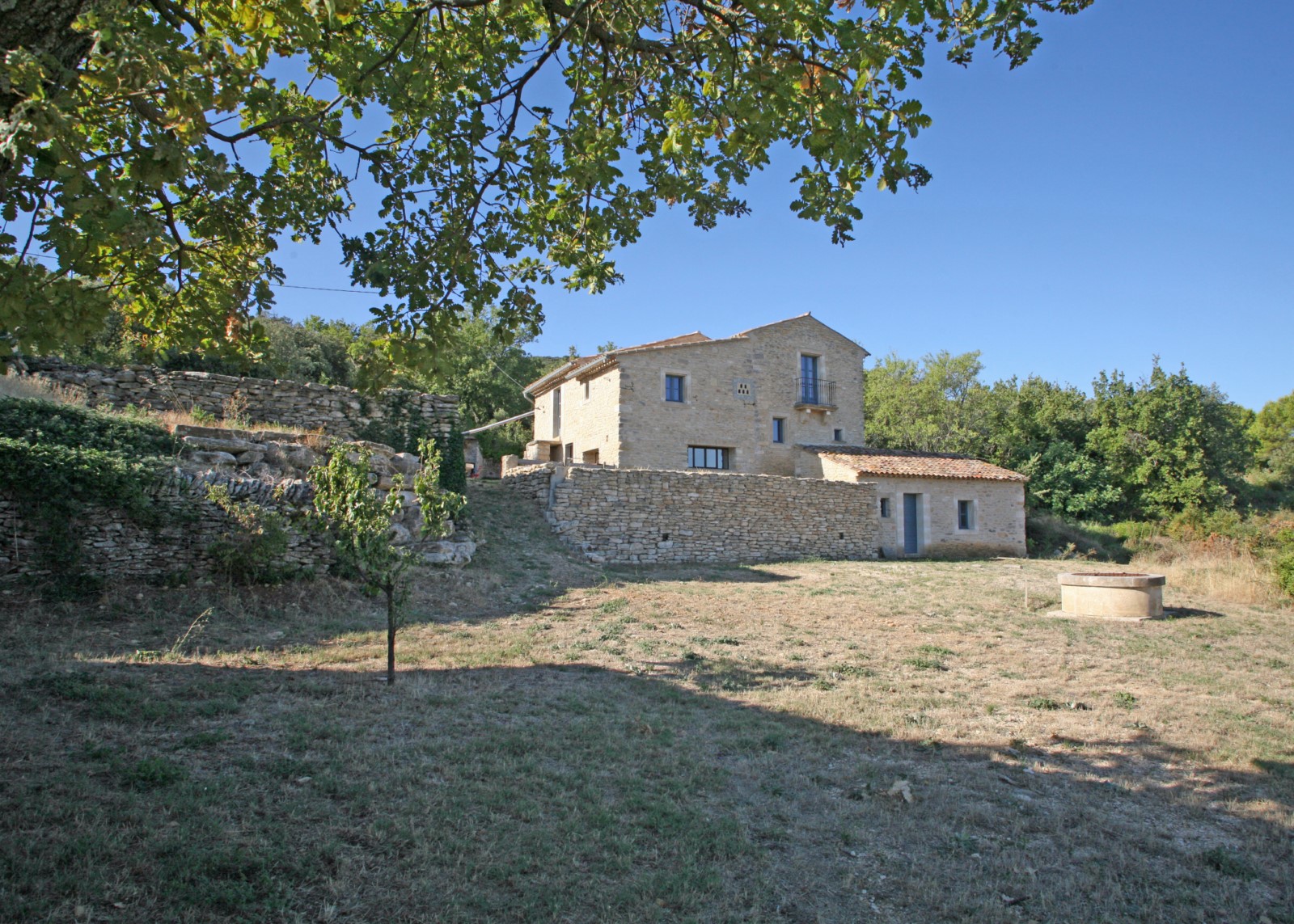 bergerie sur presque 10 hectares à Bonnieux avec vue sublime   