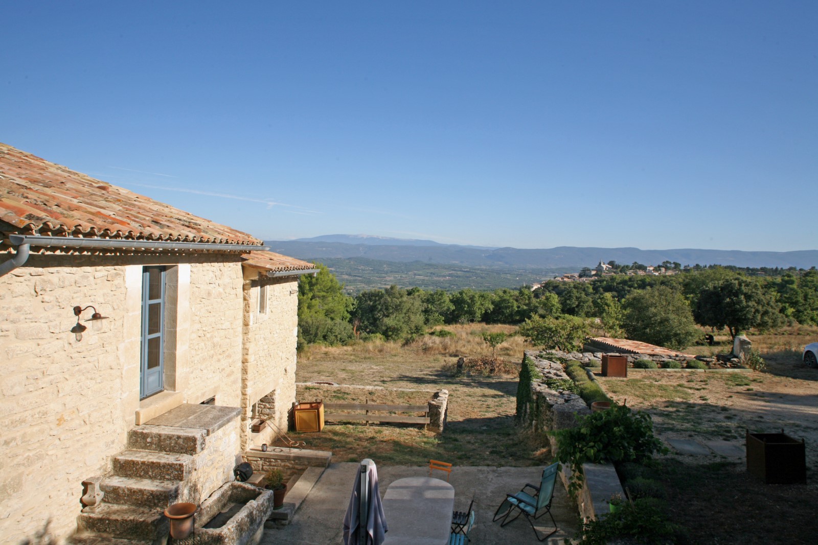 bergerie sur presque 10 hectares à Bonnieux avec vue sublime   