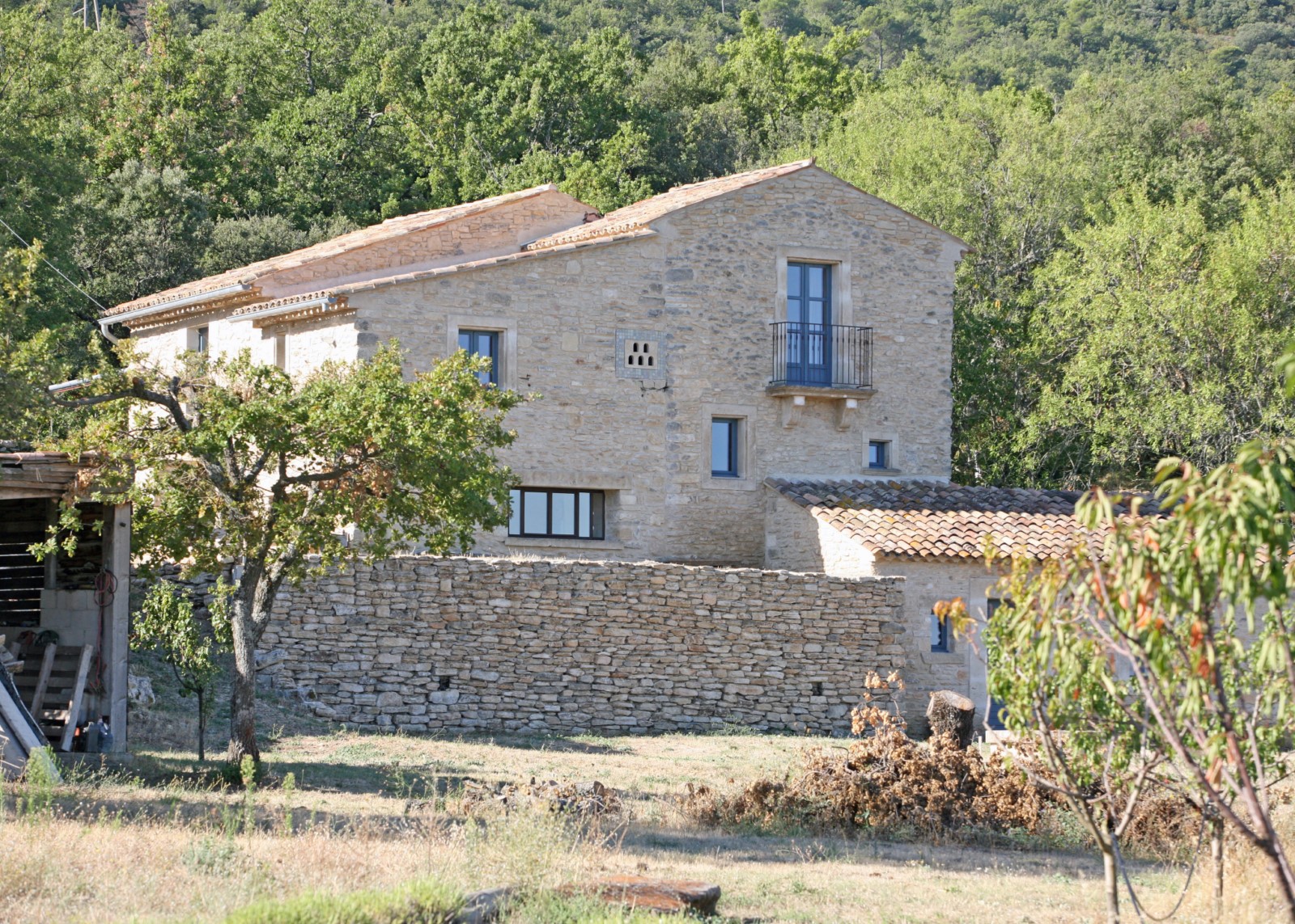bergerie sur presque 10 hectares à Bonnieux avec vue sublime   
