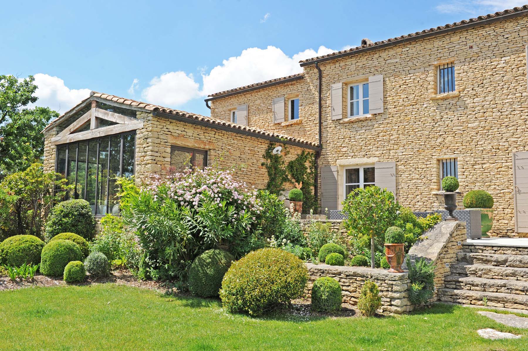 à Gordes, rare propriété à proximité du village   