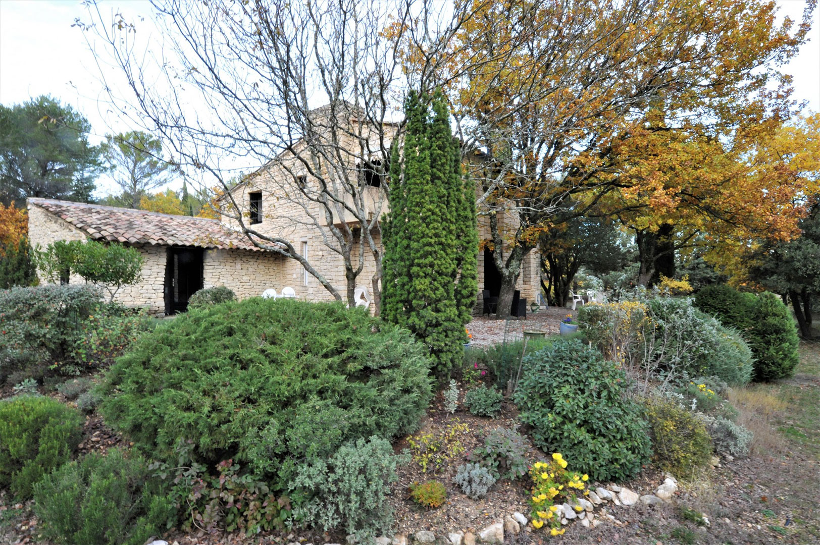 Maison d'architecte avec vues sur plus d'un hectare et demi    