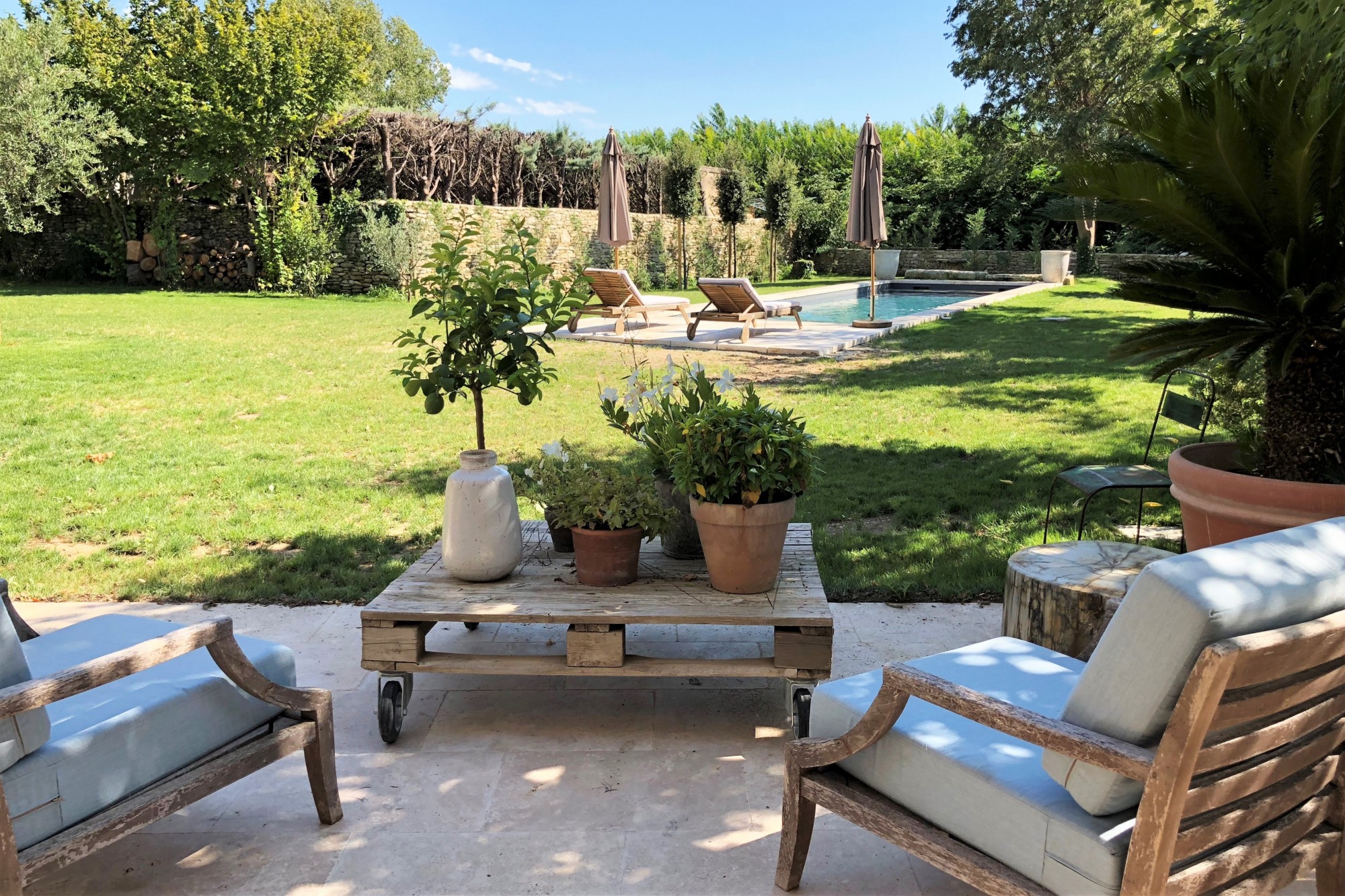 Hameau de Gordes, maison entièrement rénovée   