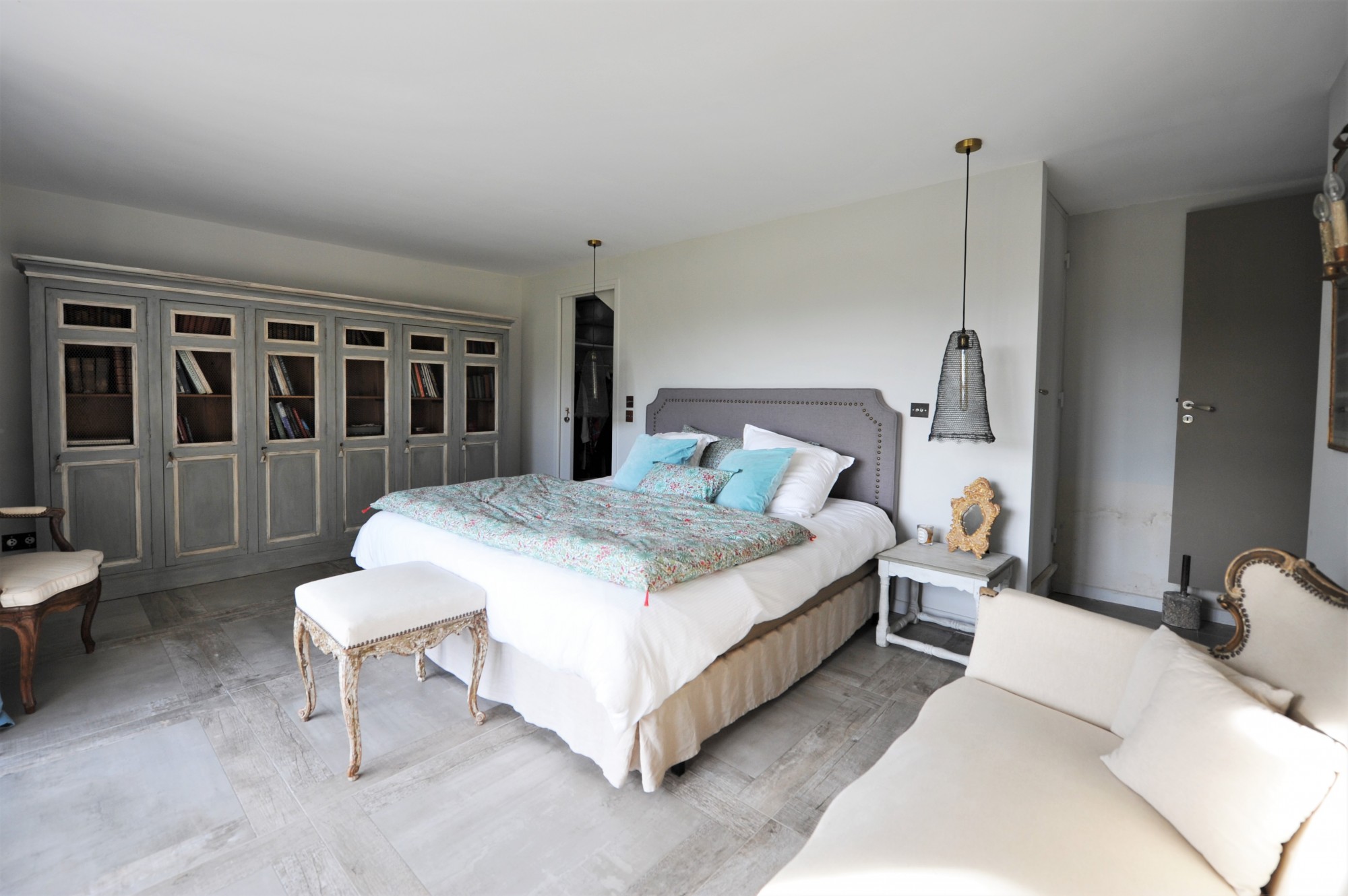 Hameau de Gordes, maison entièrement rénovée   