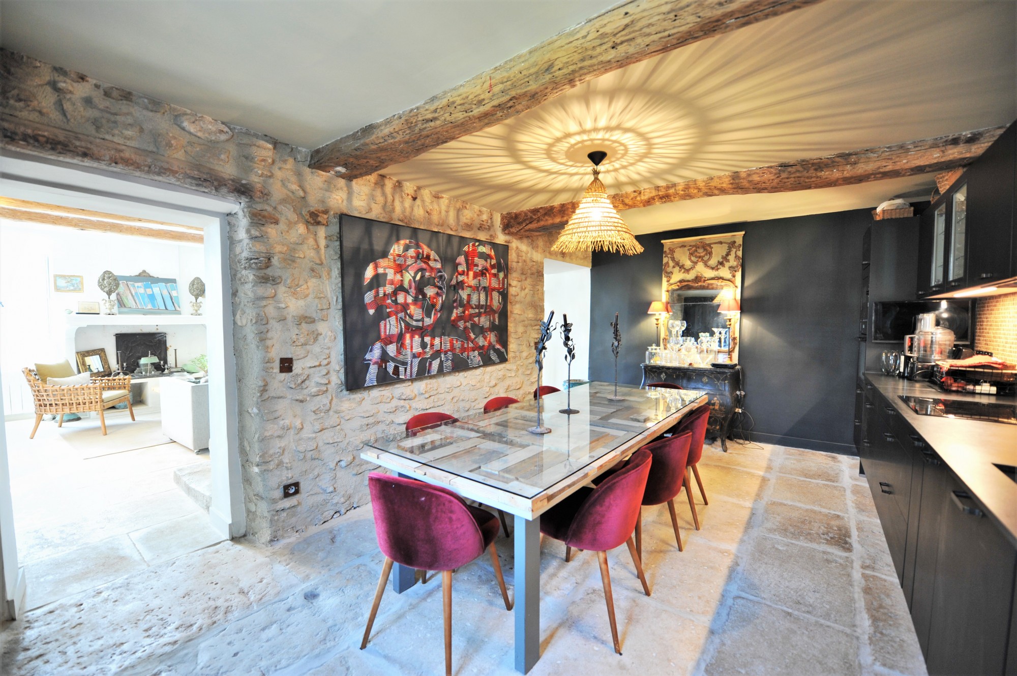 Hameau de Gordes, maison entièrement rénovée   