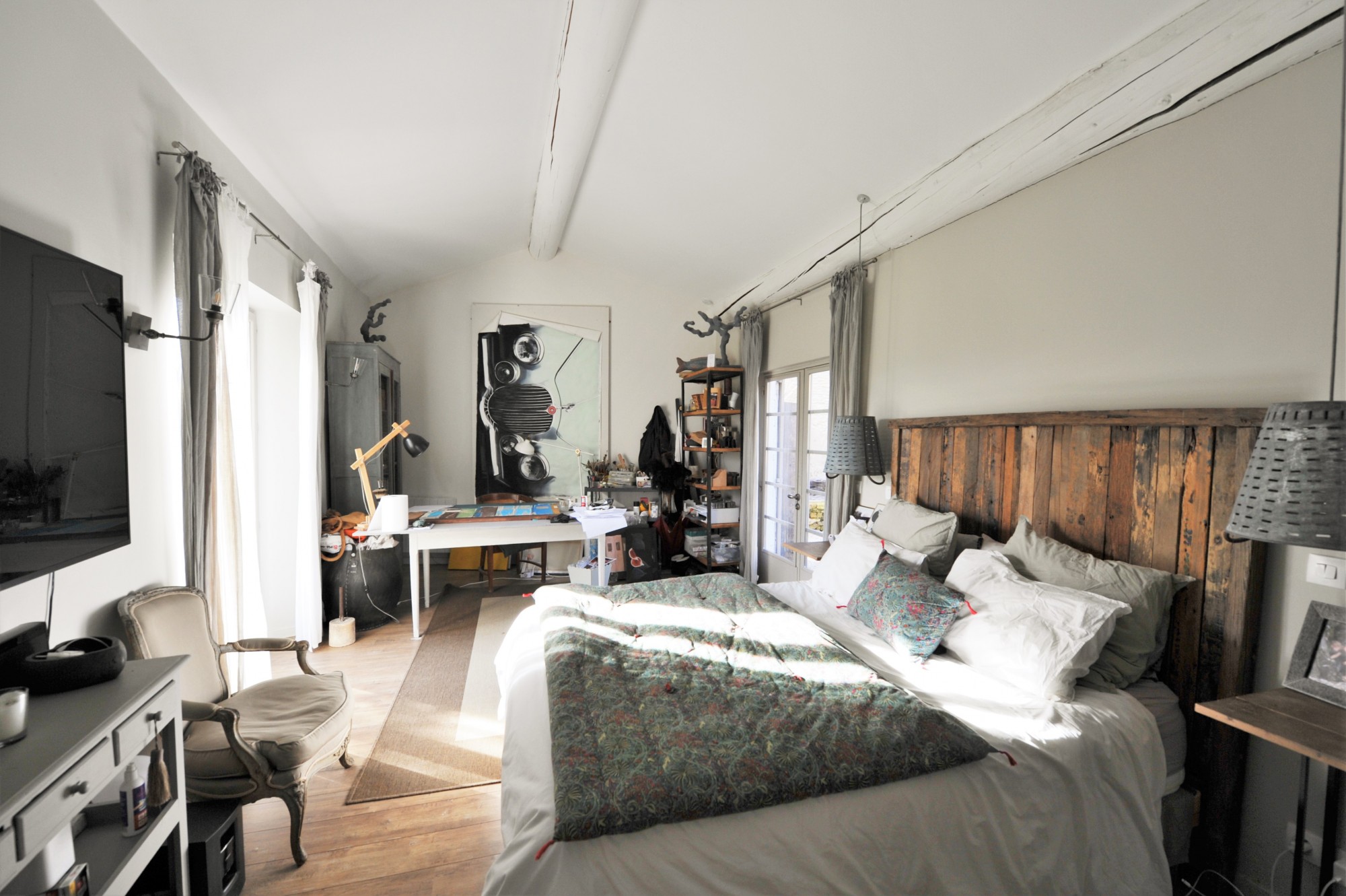 Hameau de Gordes, maison entièrement rénovée   