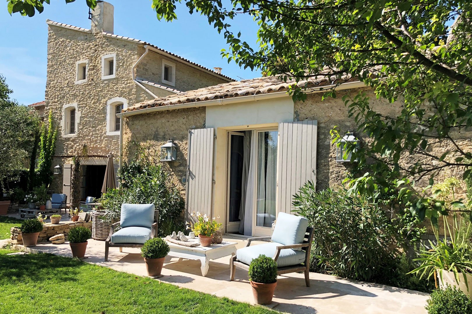 Hameau de Gordes, maison entièrement rénovée   