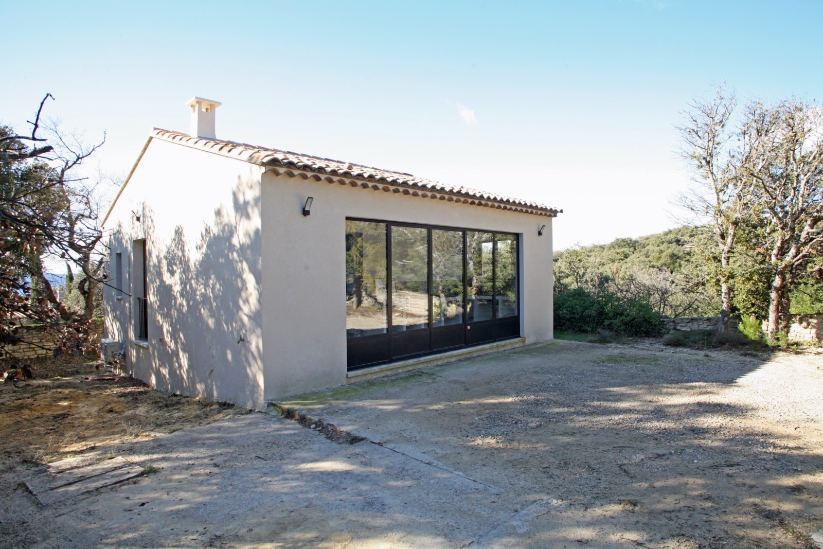 Adorable petite maison entièrement restaurée à Gordes   