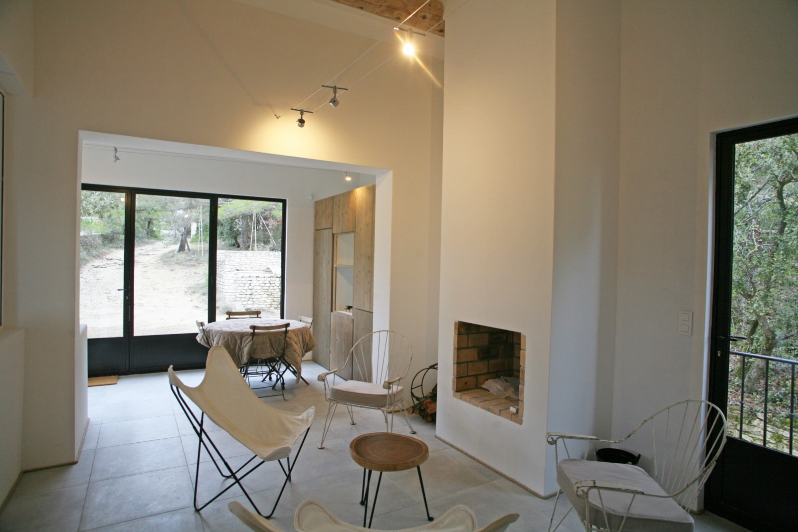 Adorable petite maison entièrement restaurée à Gordes   