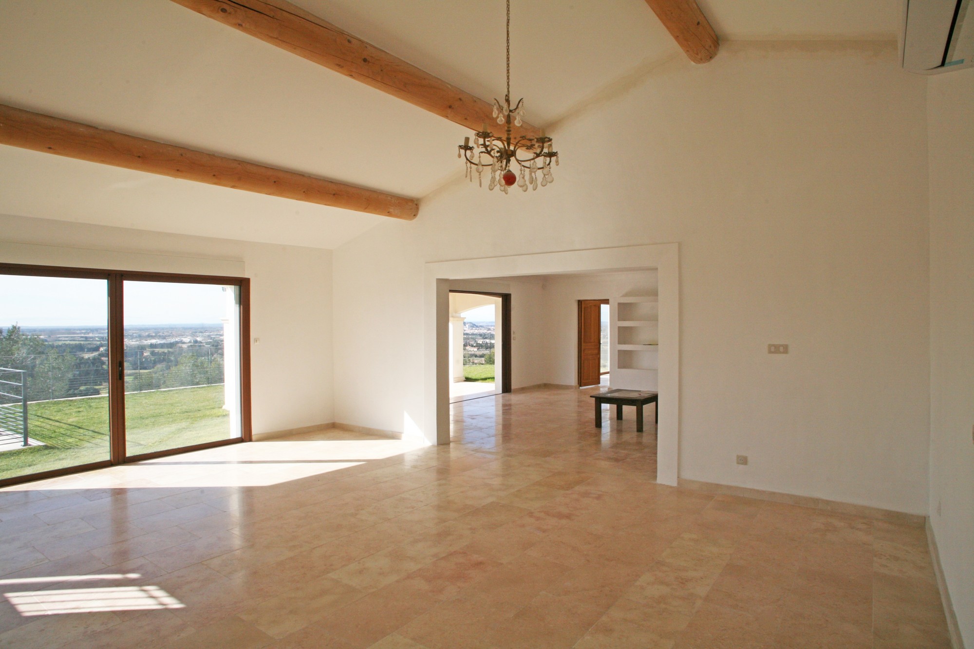 Luberon, maison contemporaine avec superbes vues   