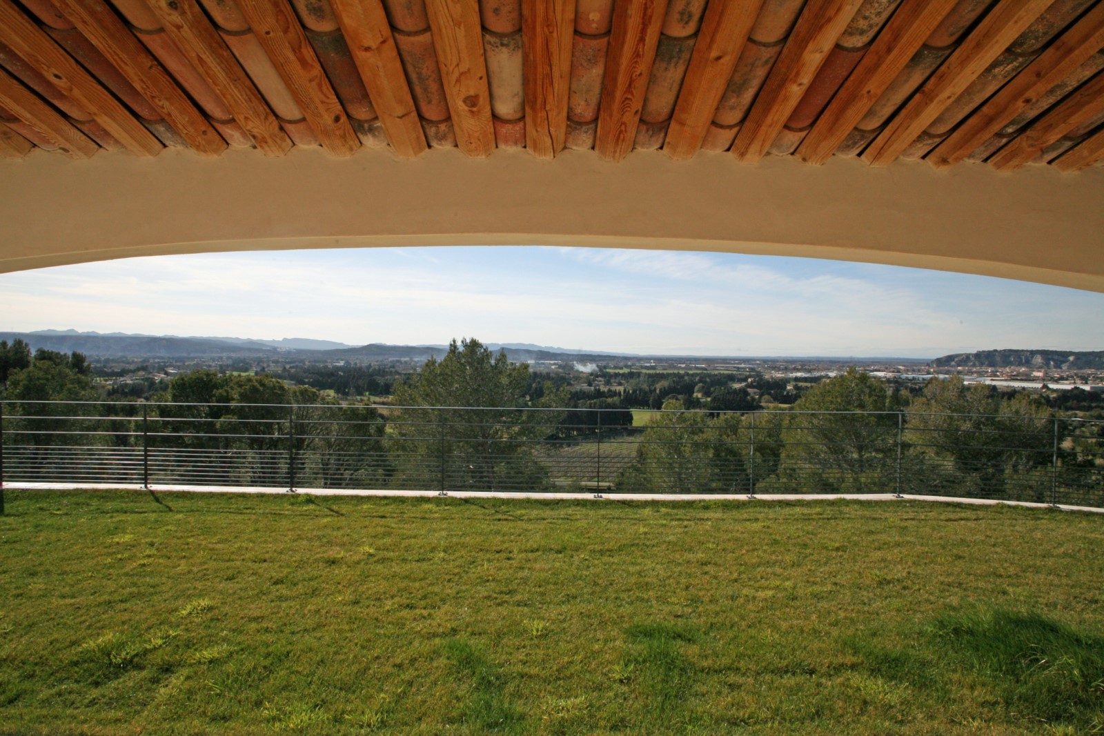 Luberon, maison contemporaine avec superbes vues   