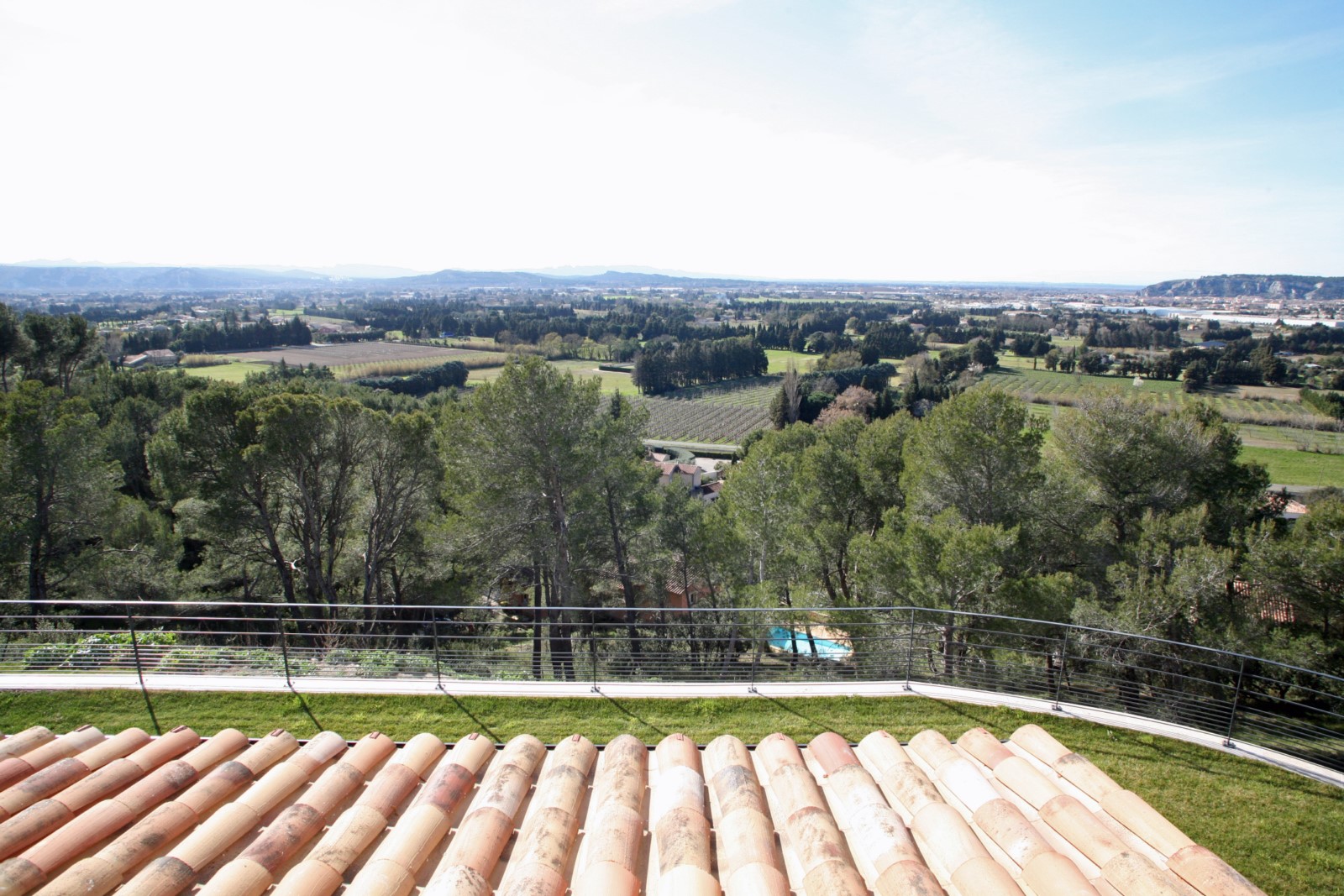 Luberon, maison contemporaine avec superbes vues   