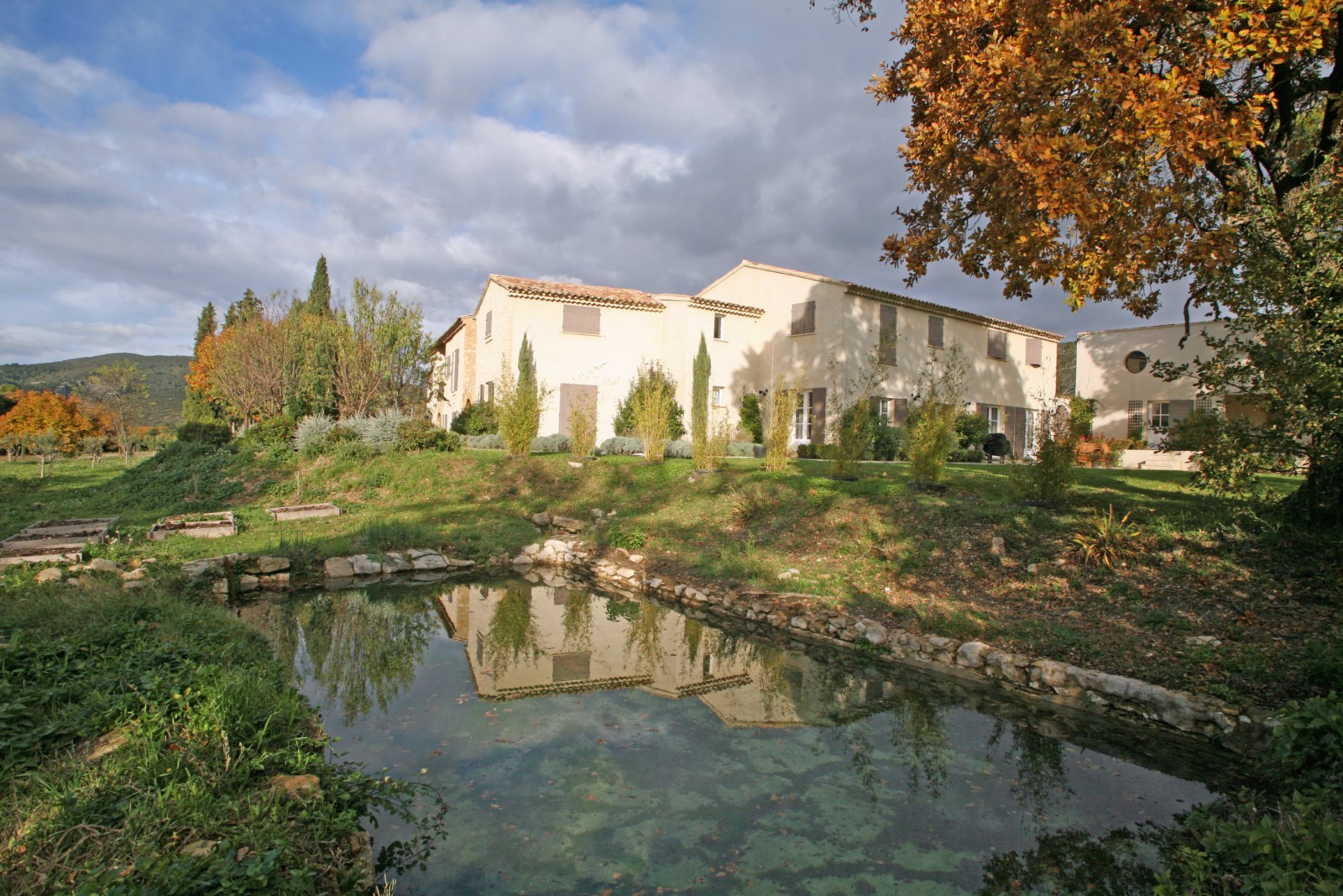 maison de village avec jardin et piscine dans le Luberon   