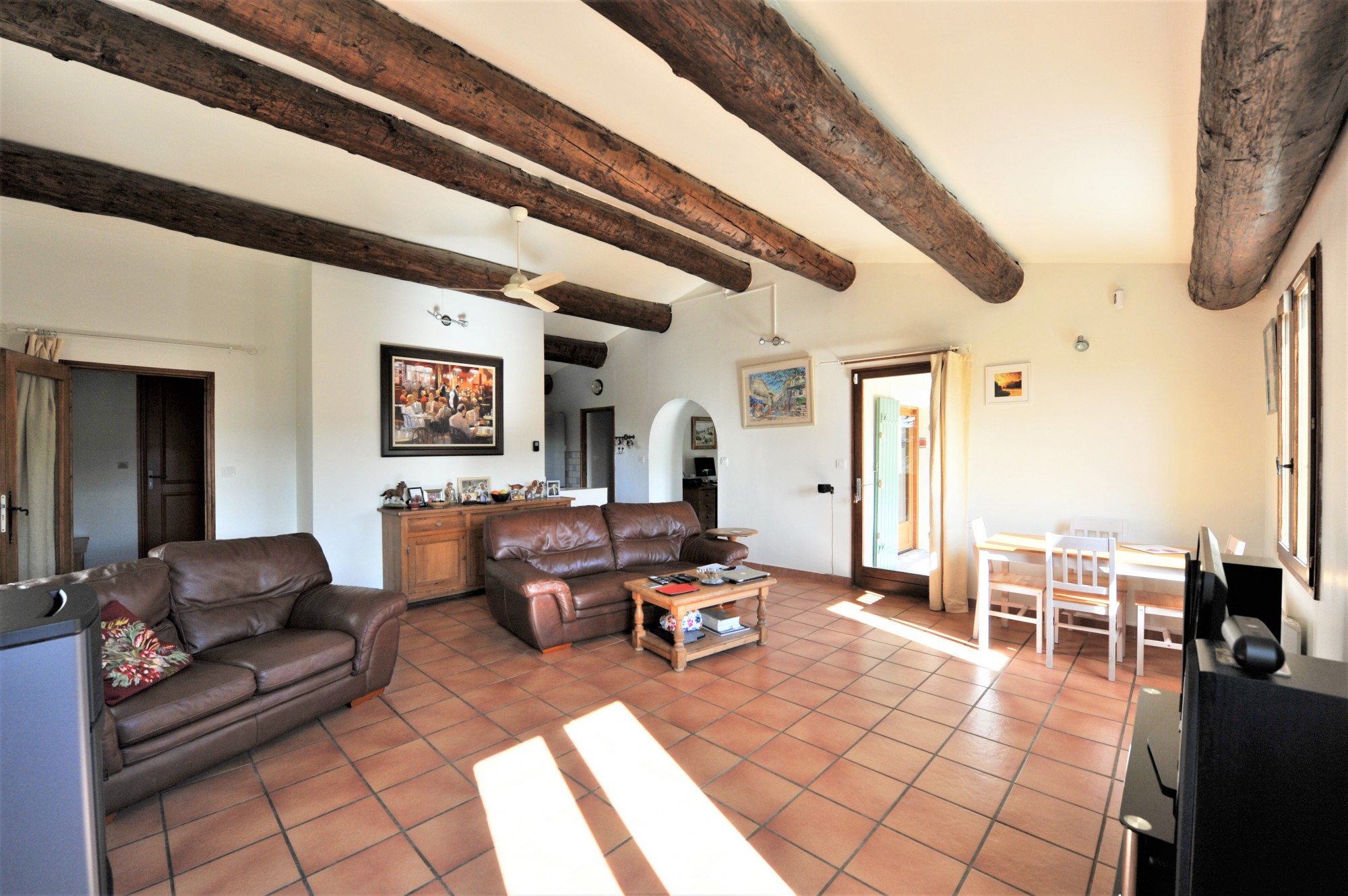 Goult, maison avec piscine et vue sur le Luberon   
