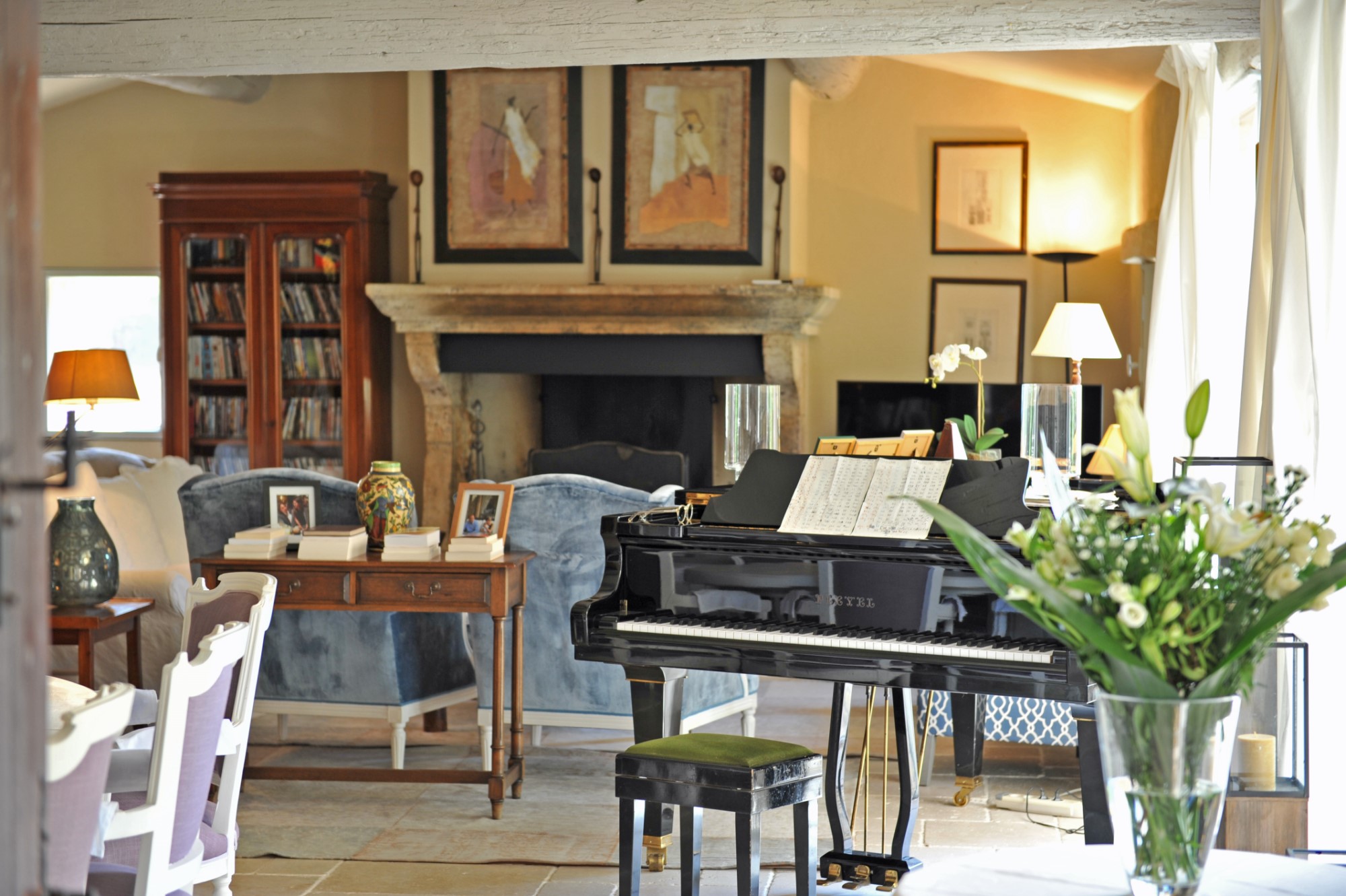 Exclusivité proche Gordes, splendide mas 18ème rénové    