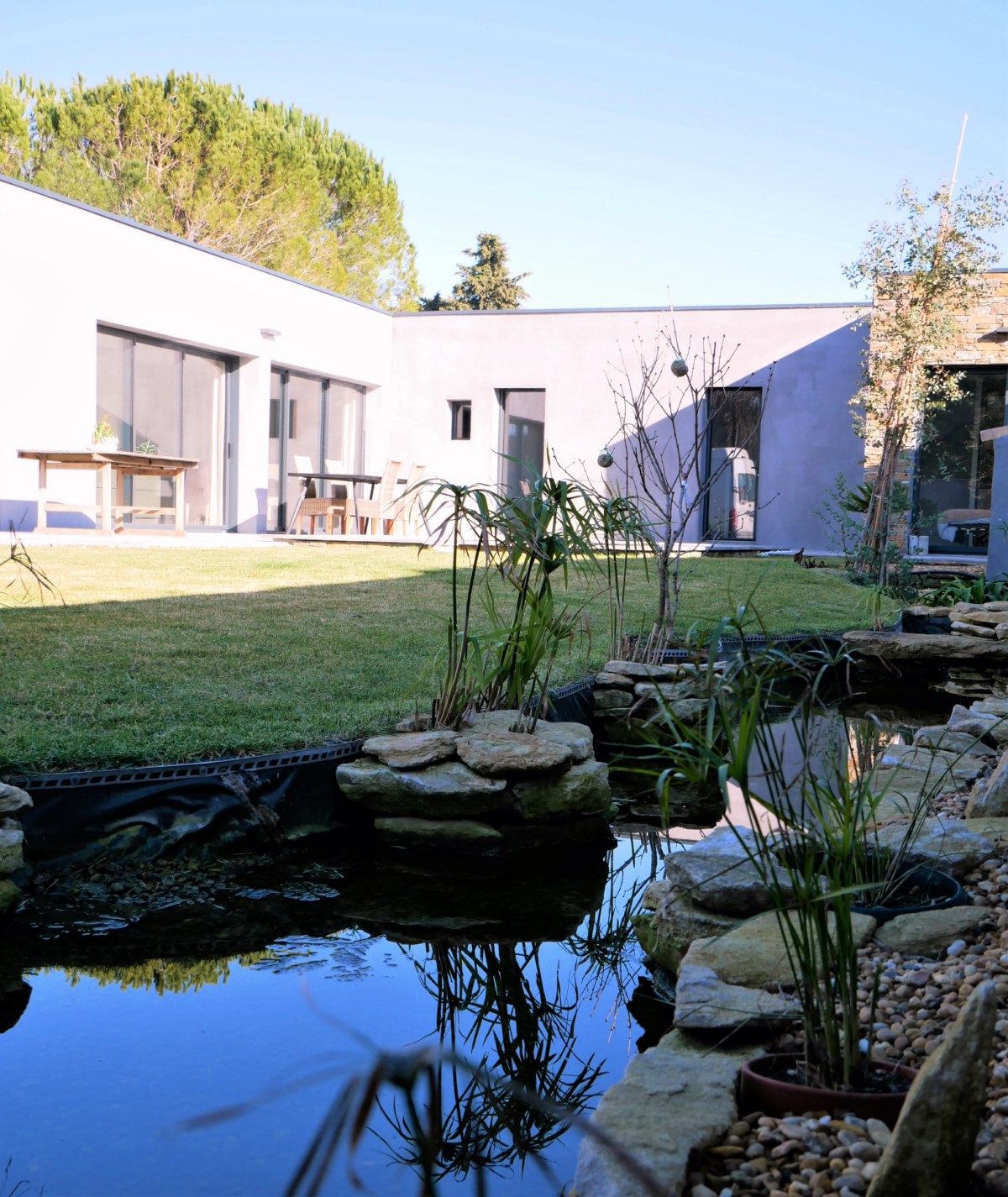 Villa Contemporaine à L'Isle sur La Sorgue.   